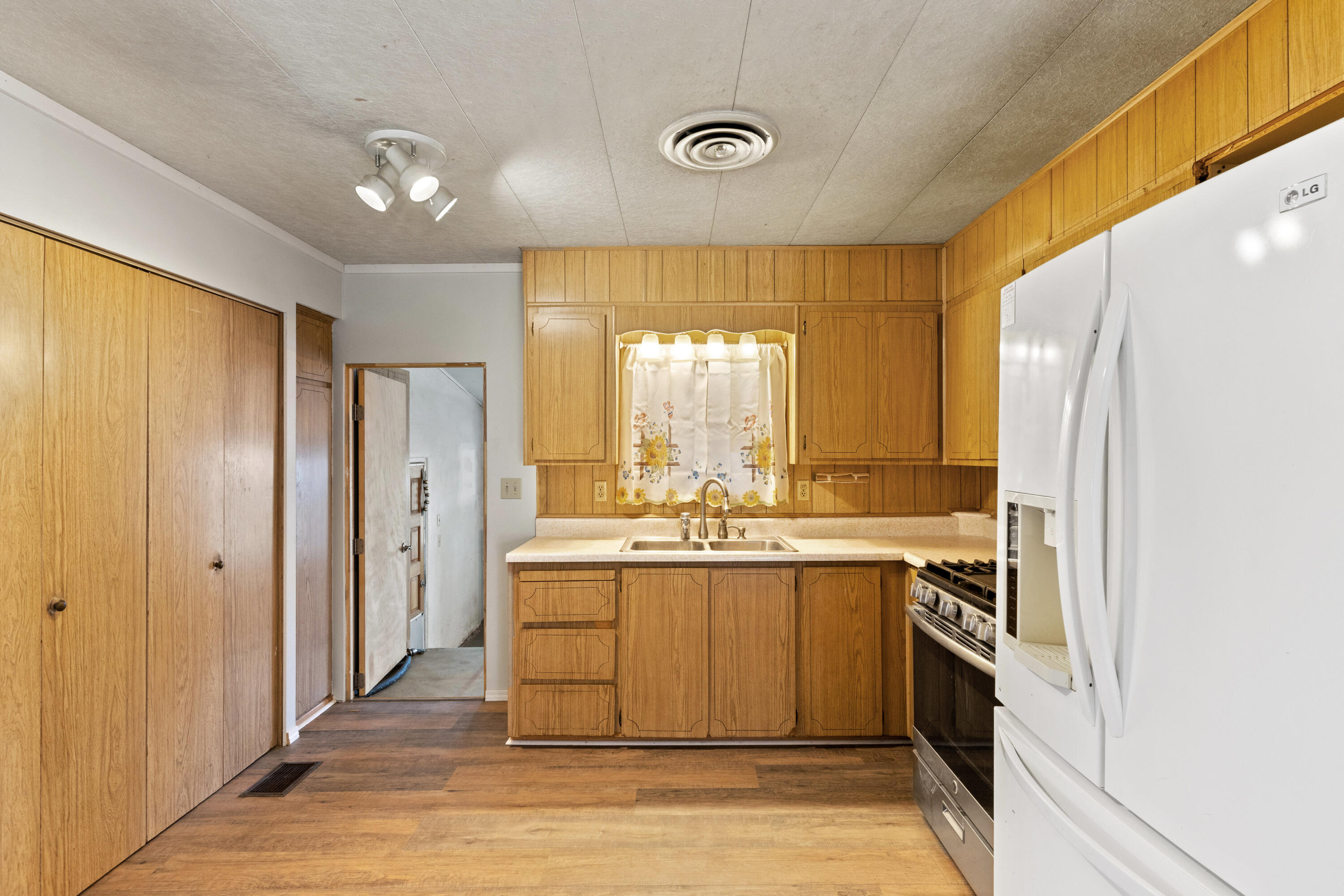 1315 BONITA Drive