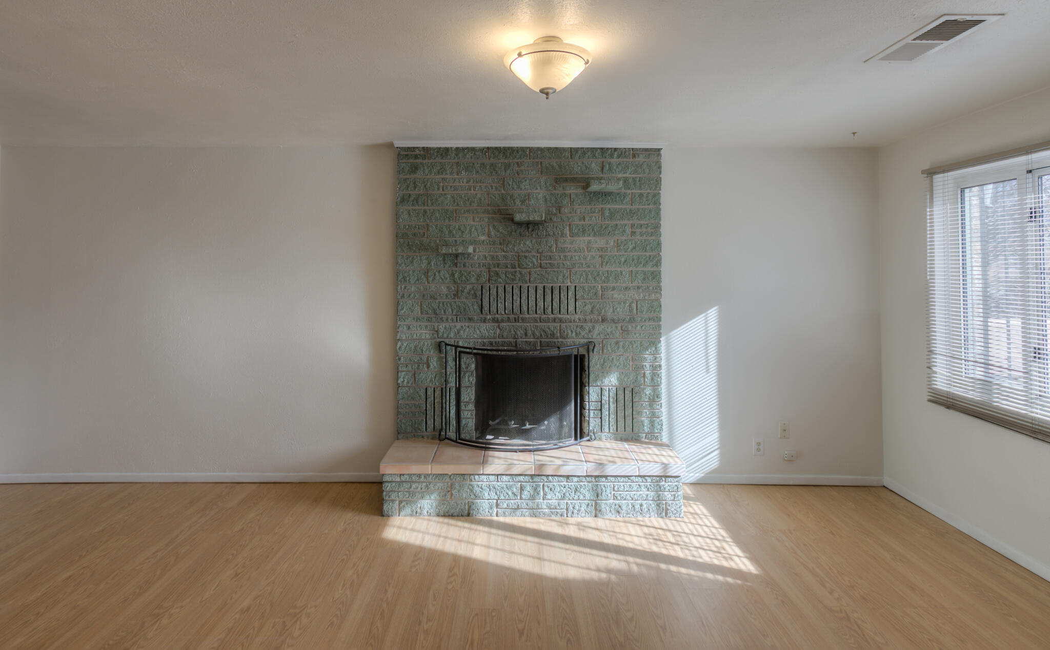 2551 ASPEN Avenue NW