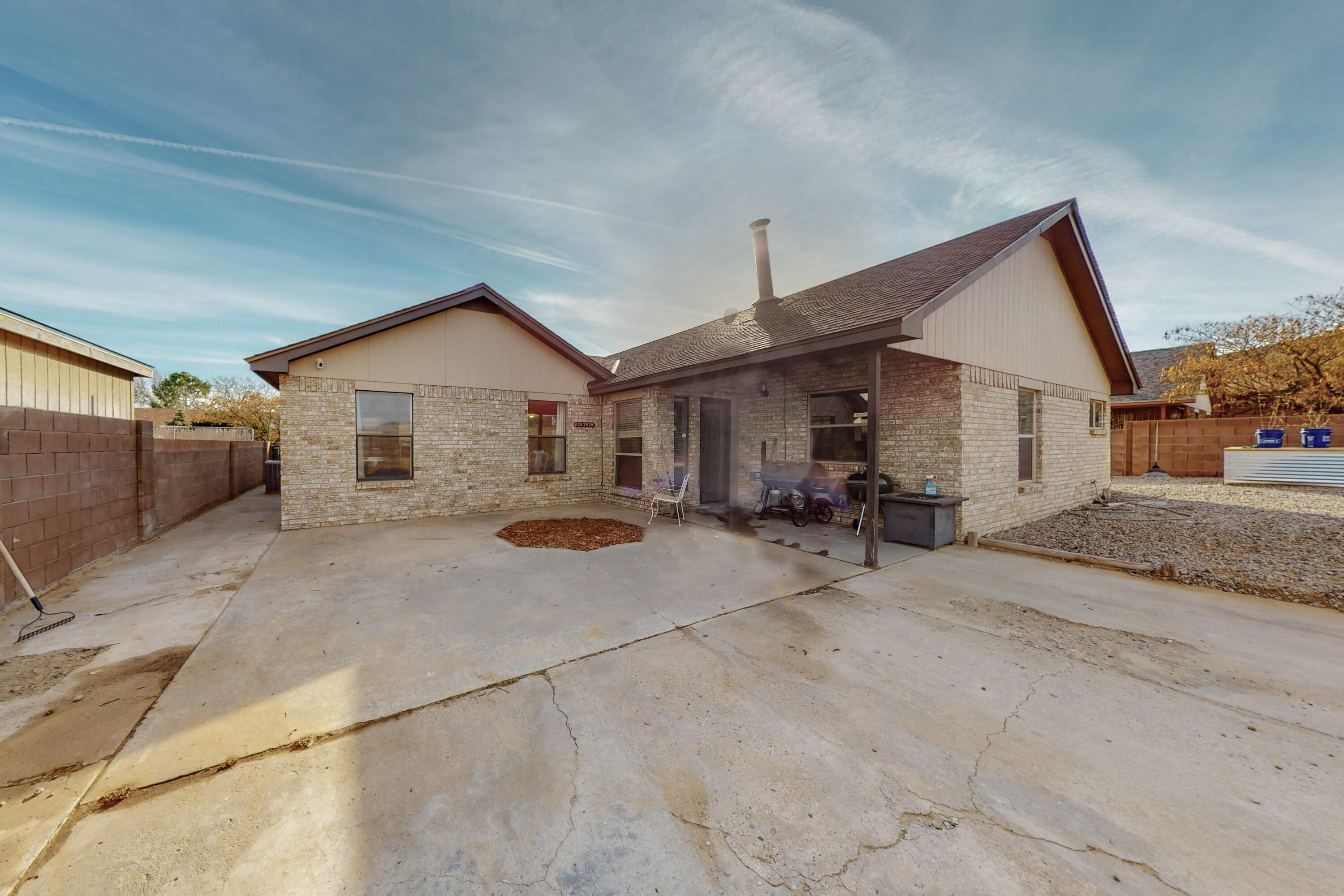 7011 MONTANO Road NW