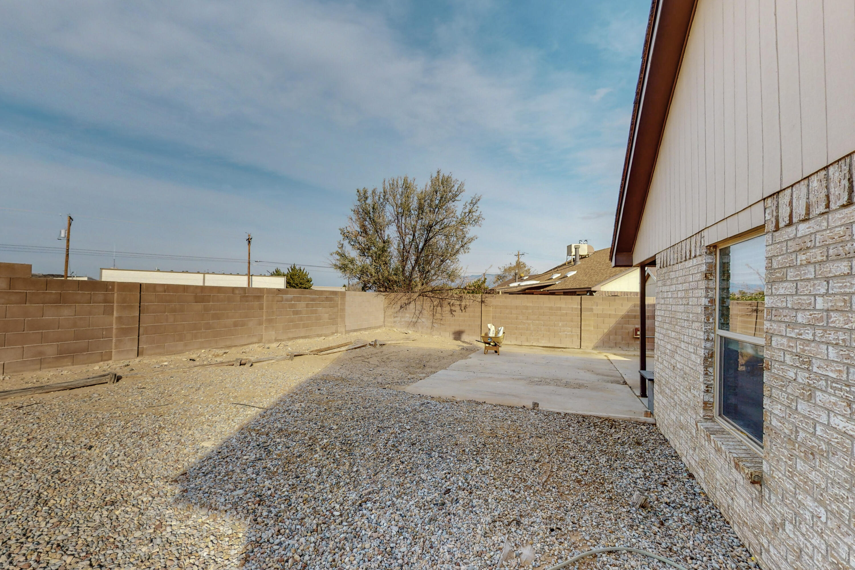 7011 MONTANO Road NW