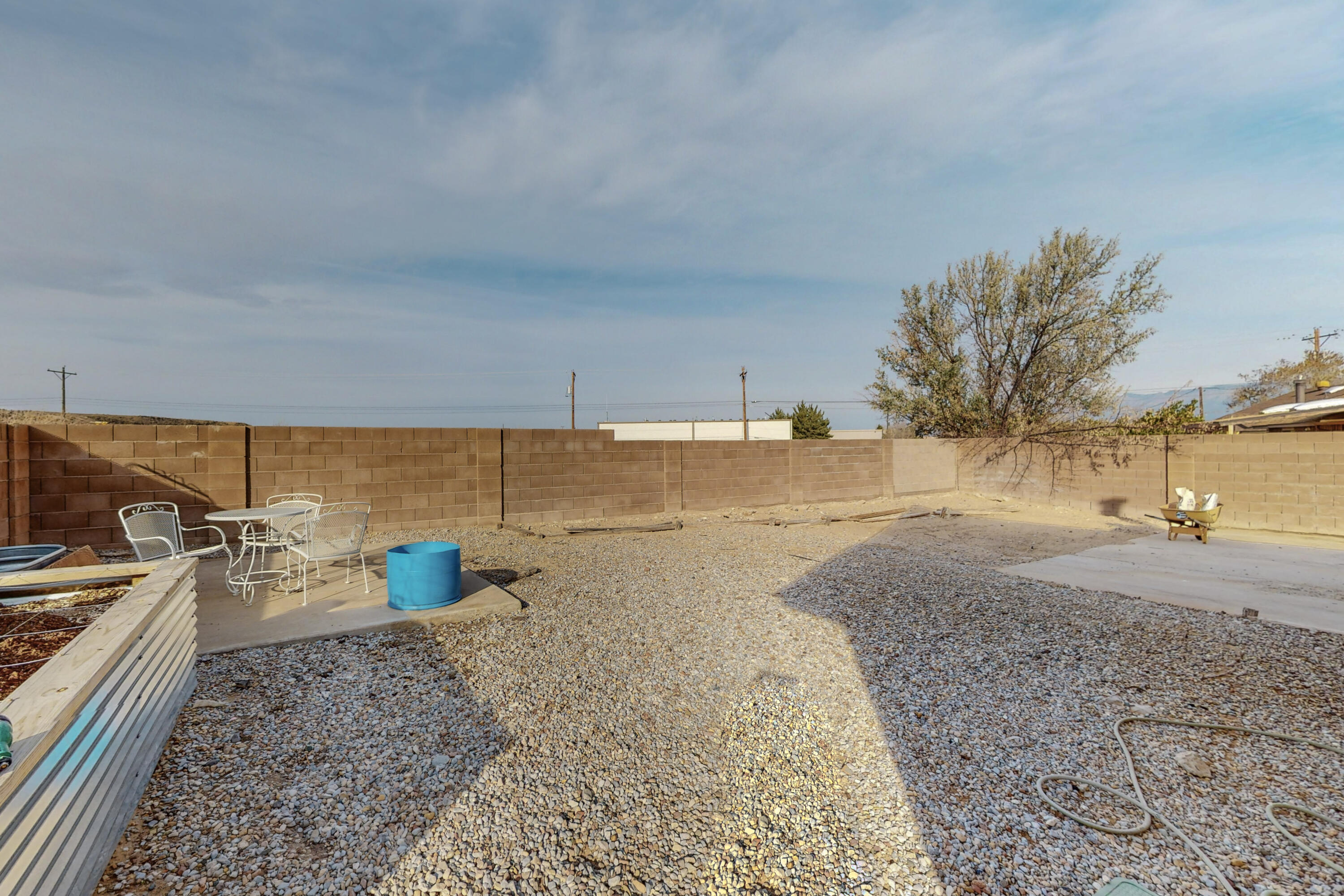 7011 MONTANO Road NW