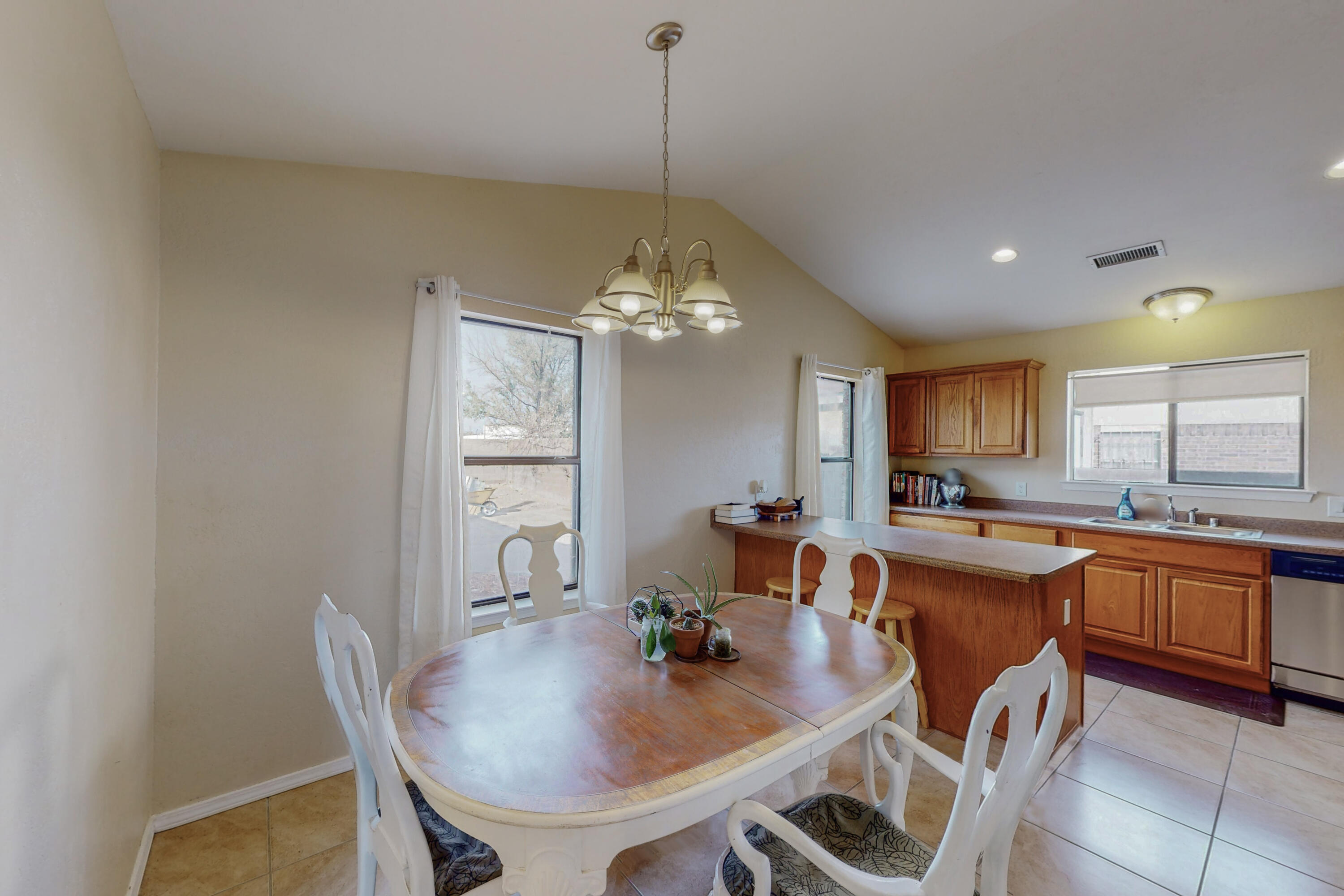 7011 MONTANO Road NW