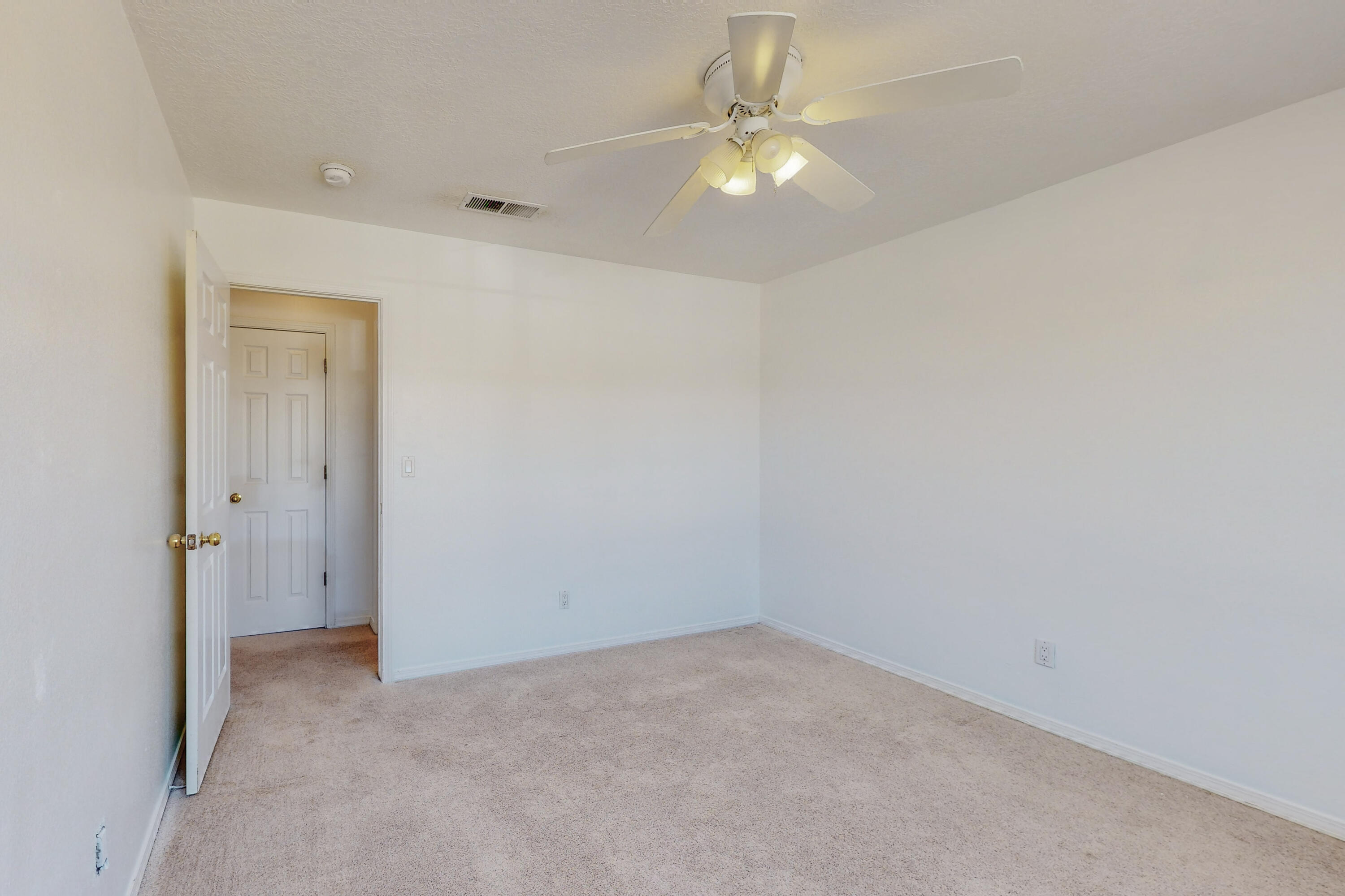 12 CEDAR Avenue