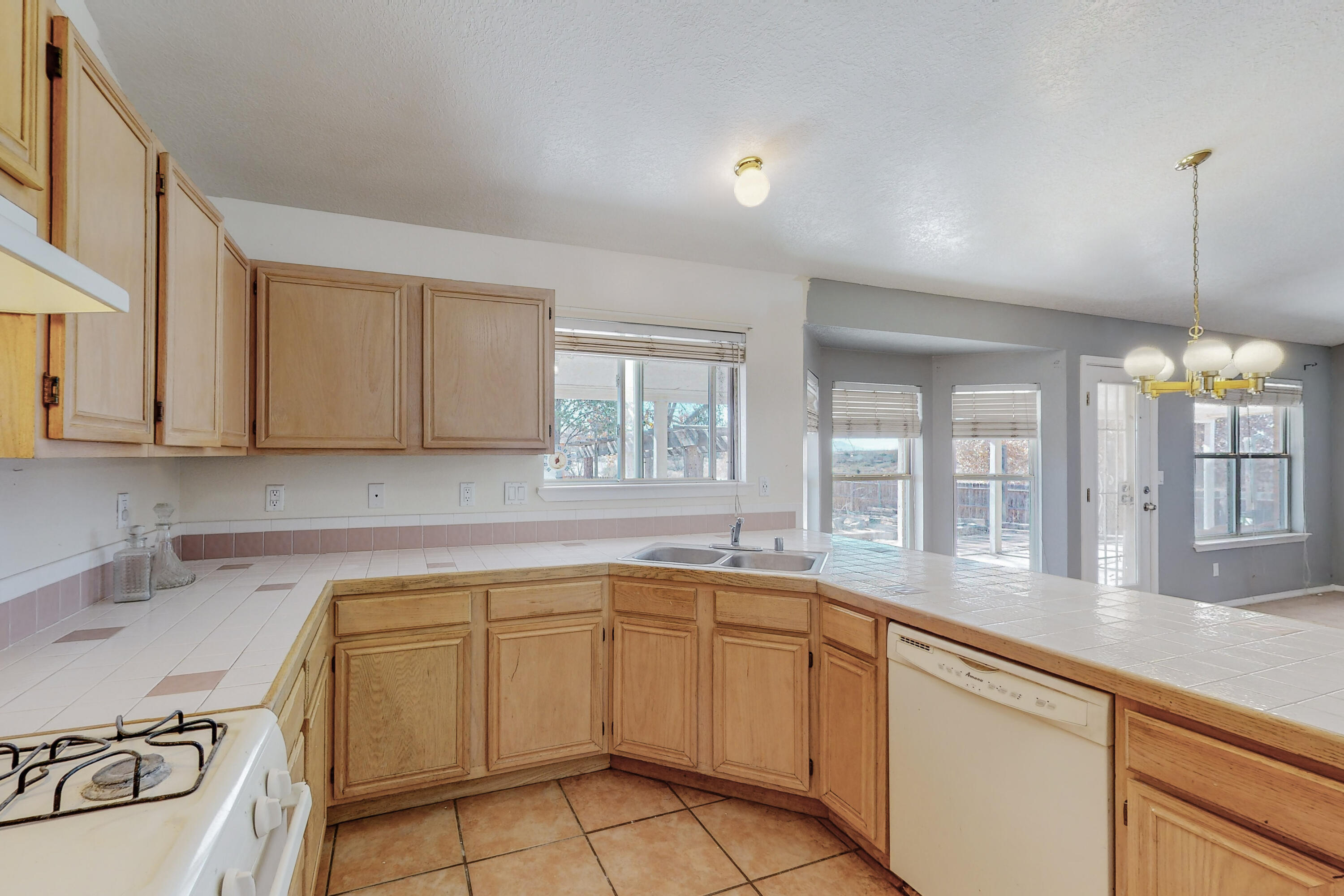 12 CEDAR Avenue