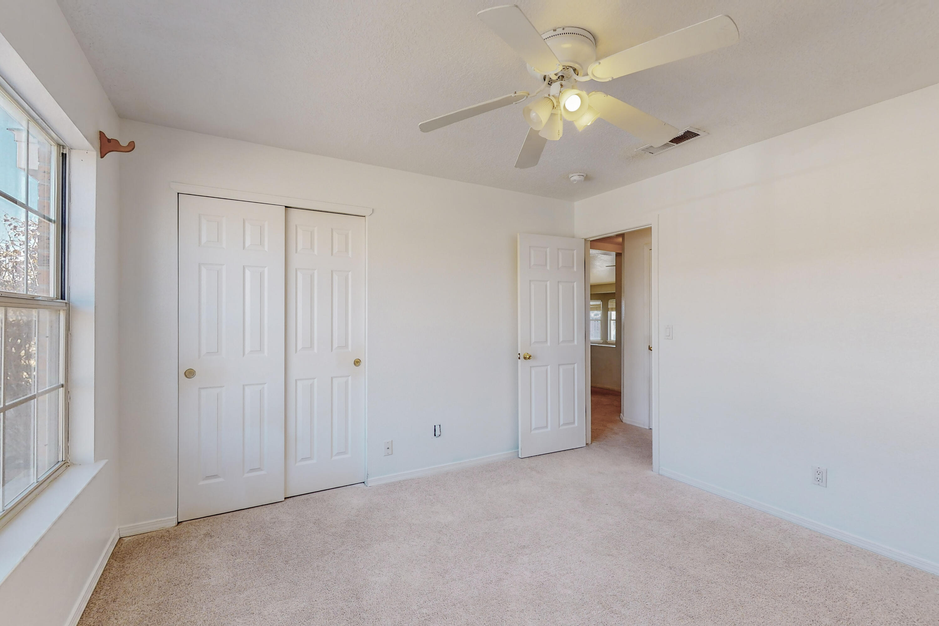 12 CEDAR Avenue