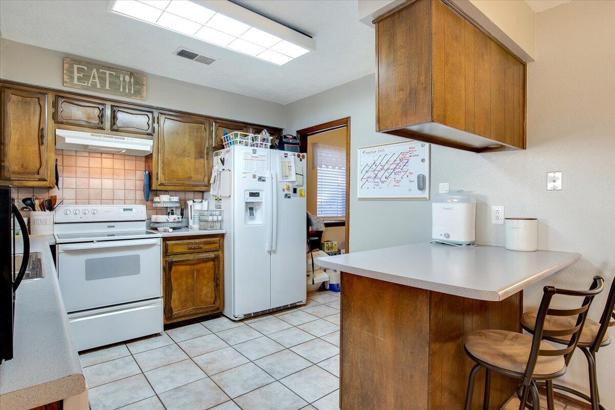 5344 VERONICA Drive NE