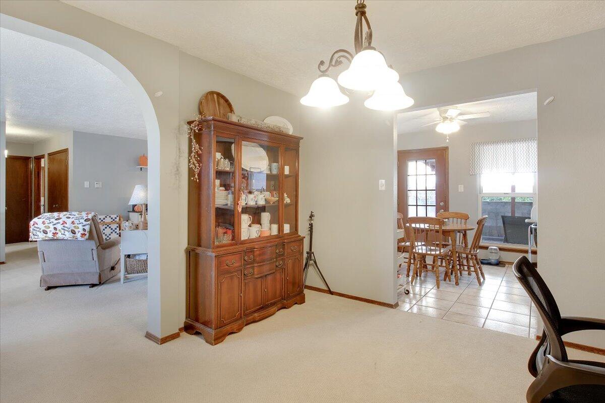 5344 VERONICA Drive NE