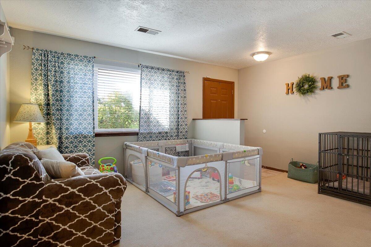 5344 VERONICA Drive NE