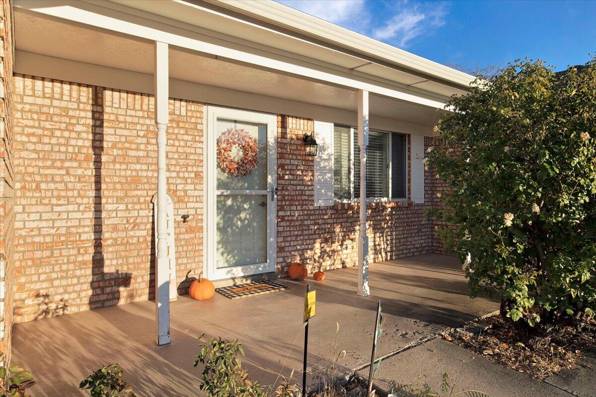 5344 VERONICA Drive NE