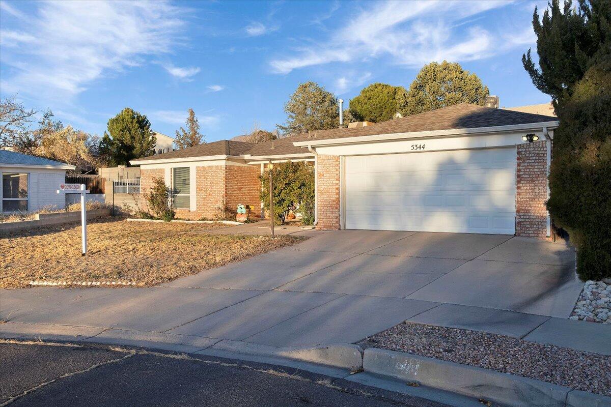 5344 VERONICA Drive NE