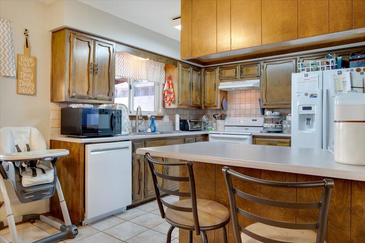 5344 VERONICA Drive NE