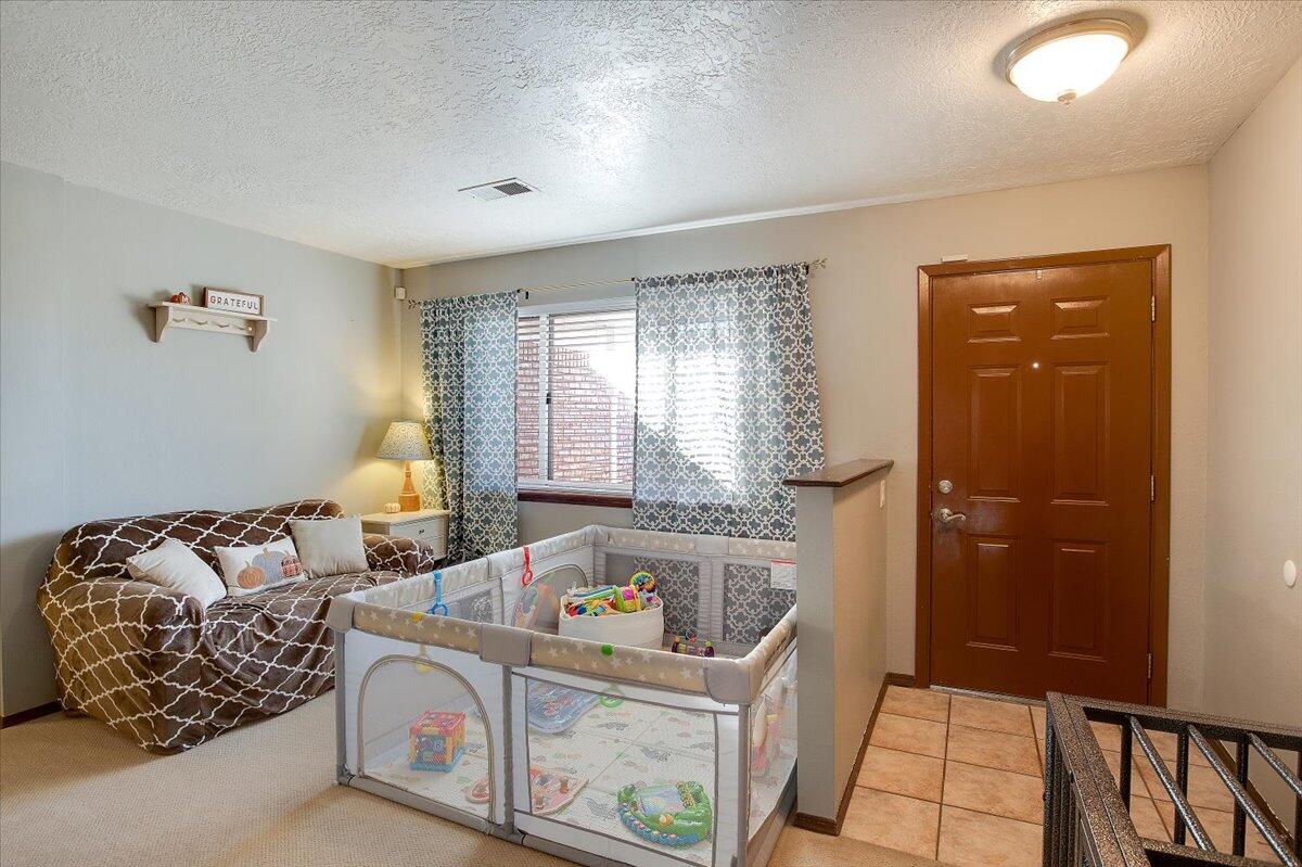 5344 VERONICA Drive NE