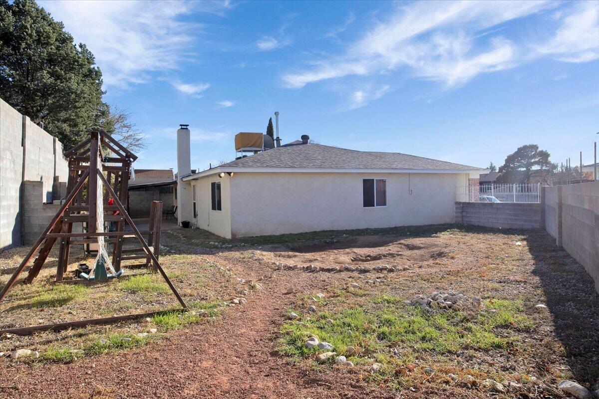 5344 VERONICA Drive NE