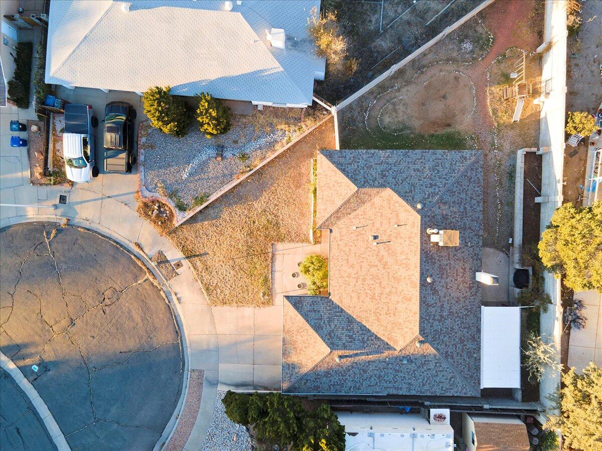 5344 VERONICA Drive NE