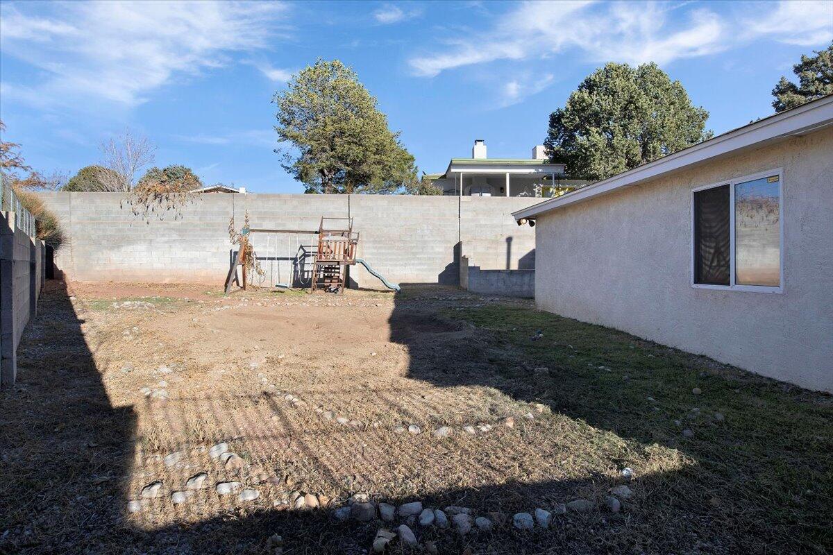5344 VERONICA Drive NE