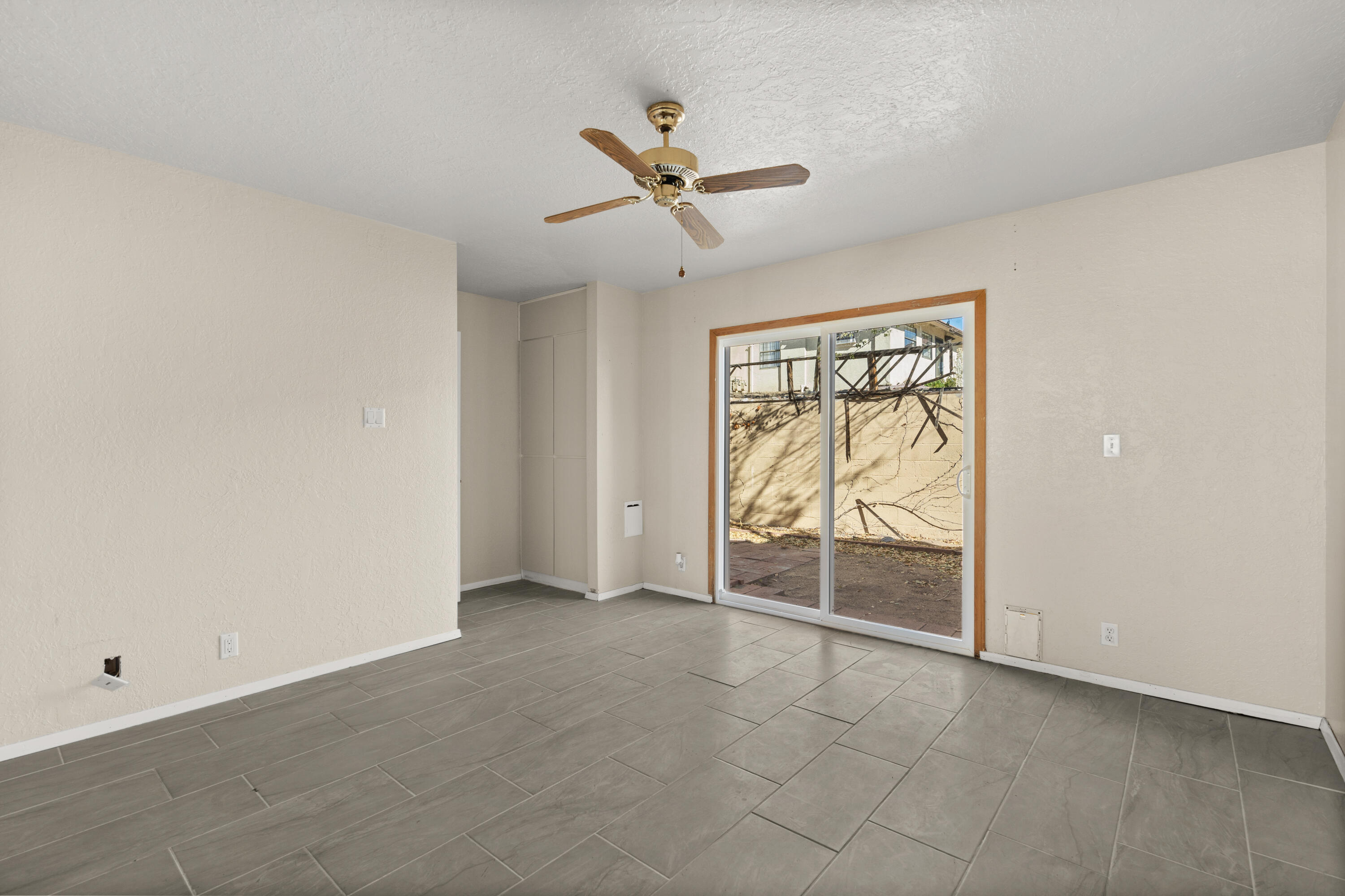 14 Casa Hermosa Drive NE
