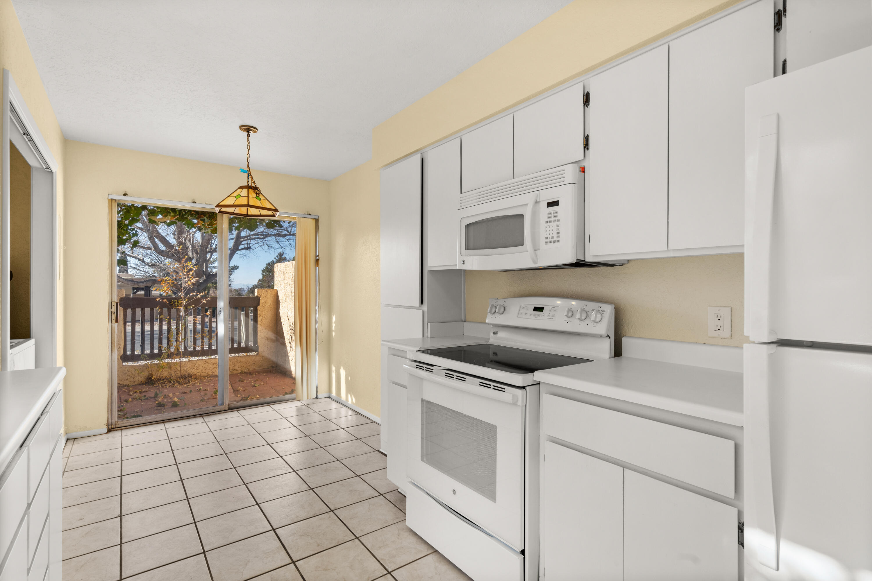 14 Casa Hermosa Drive NE