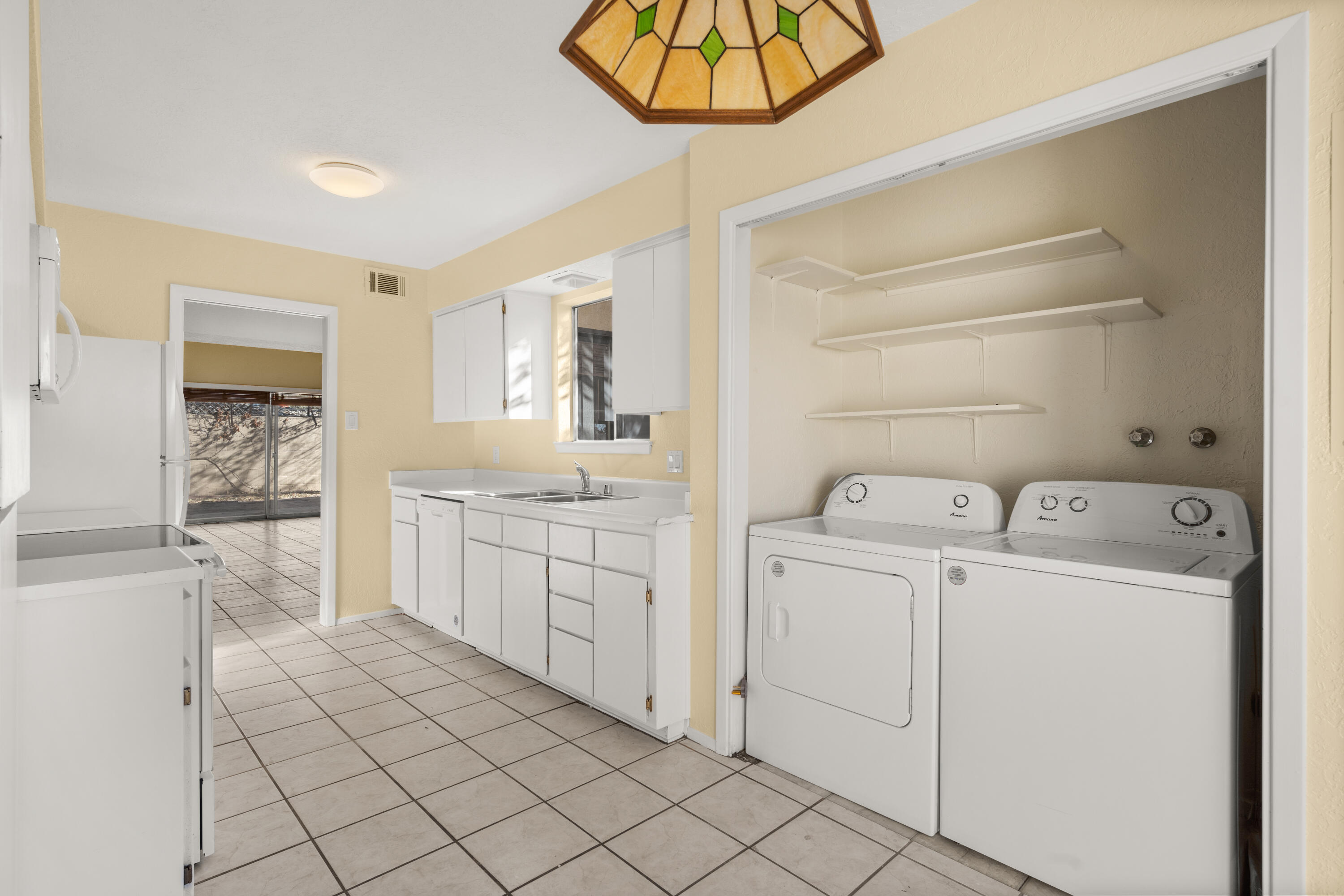 14 Casa Hermosa Drive NE