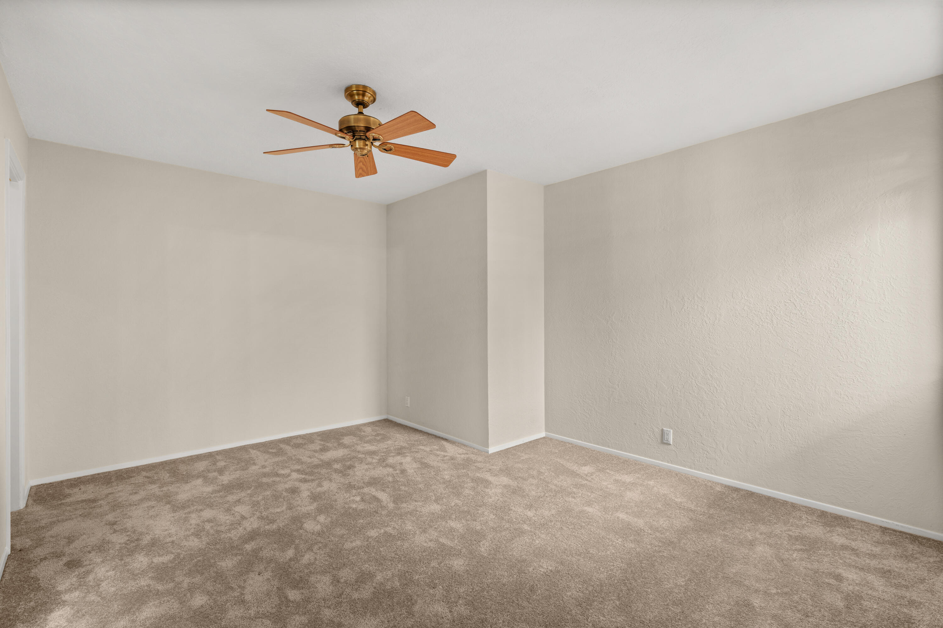 14 Casa Hermosa Drive NE