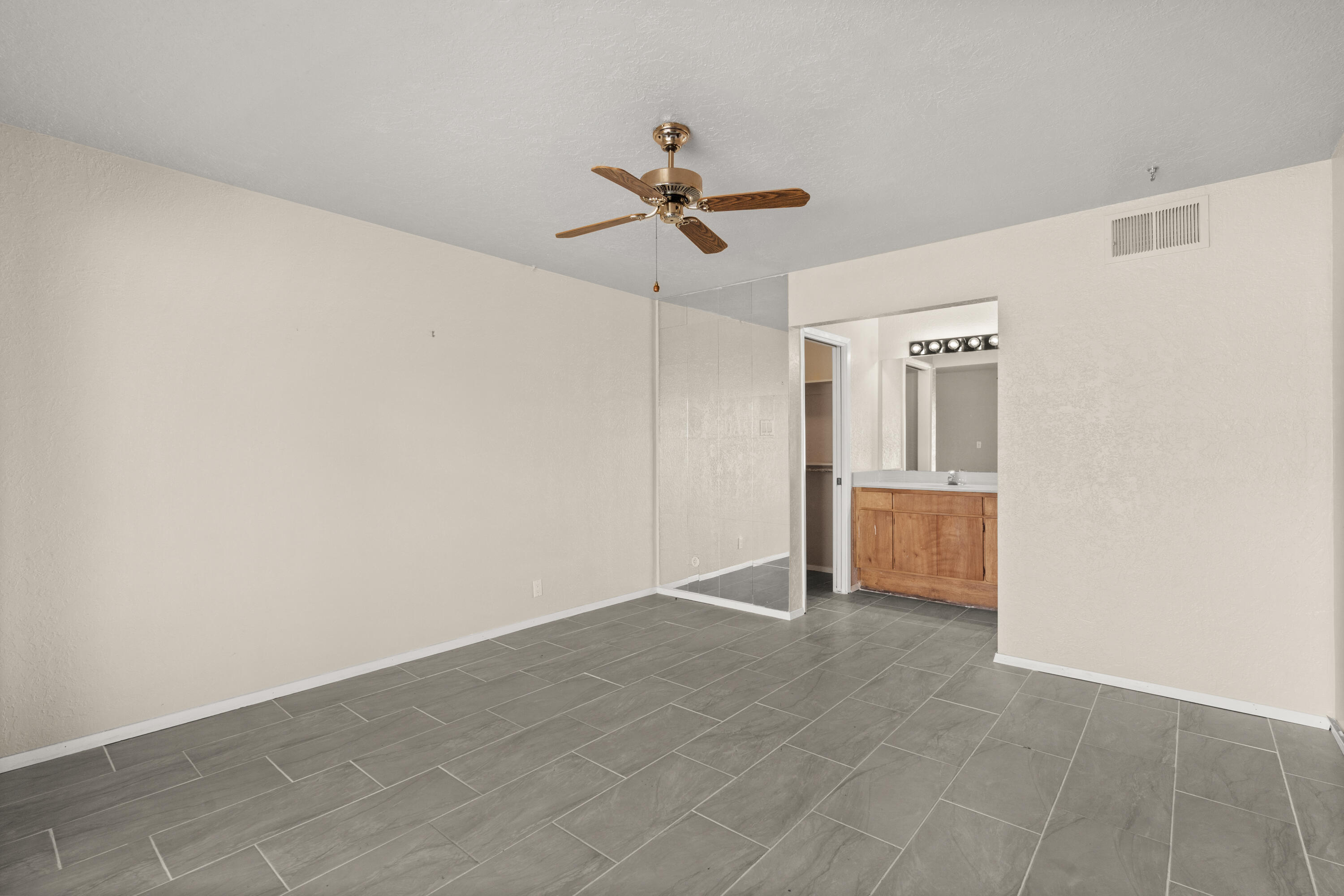 14 Casa Hermosa Drive NE