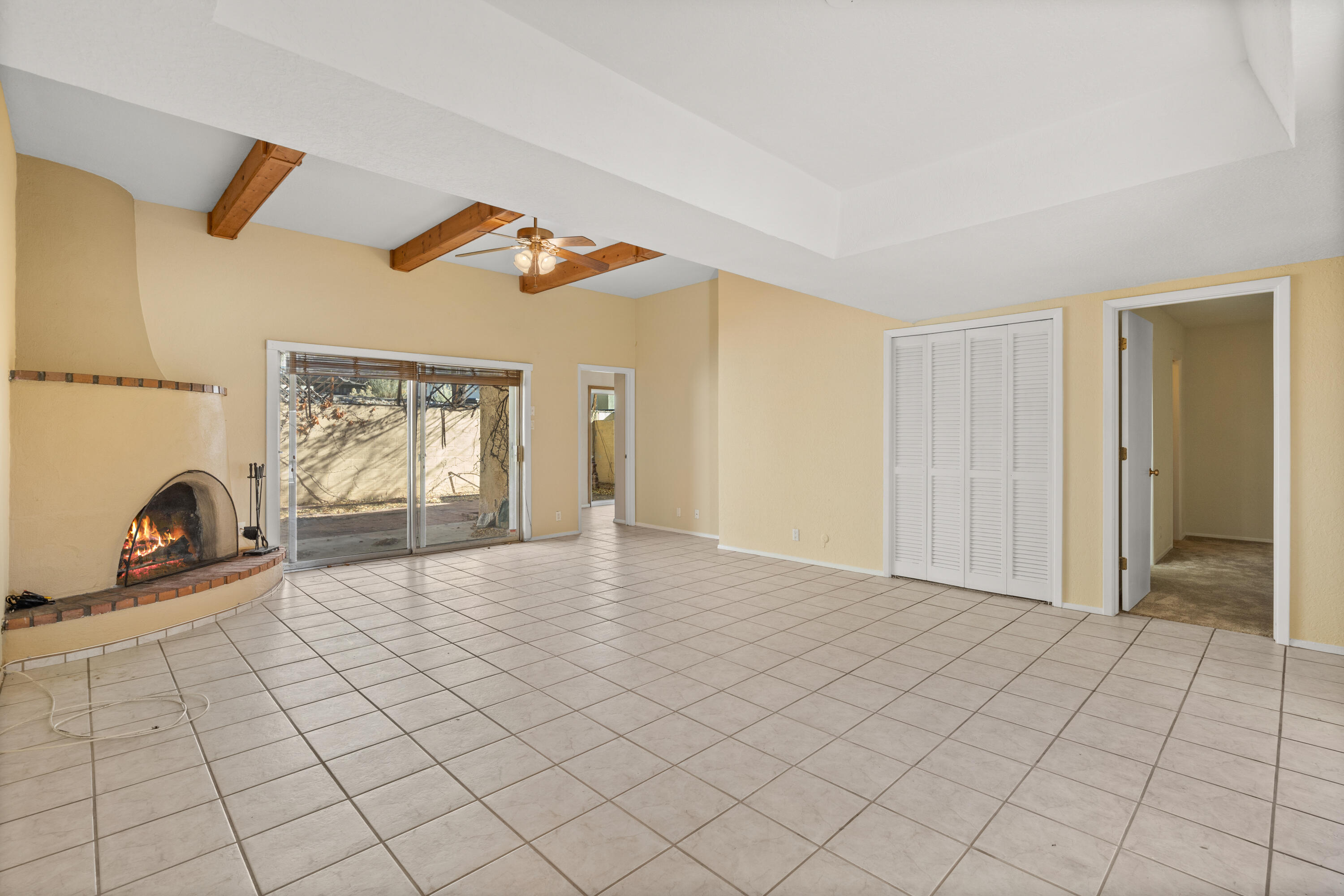 14 Casa Hermosa Drive NE