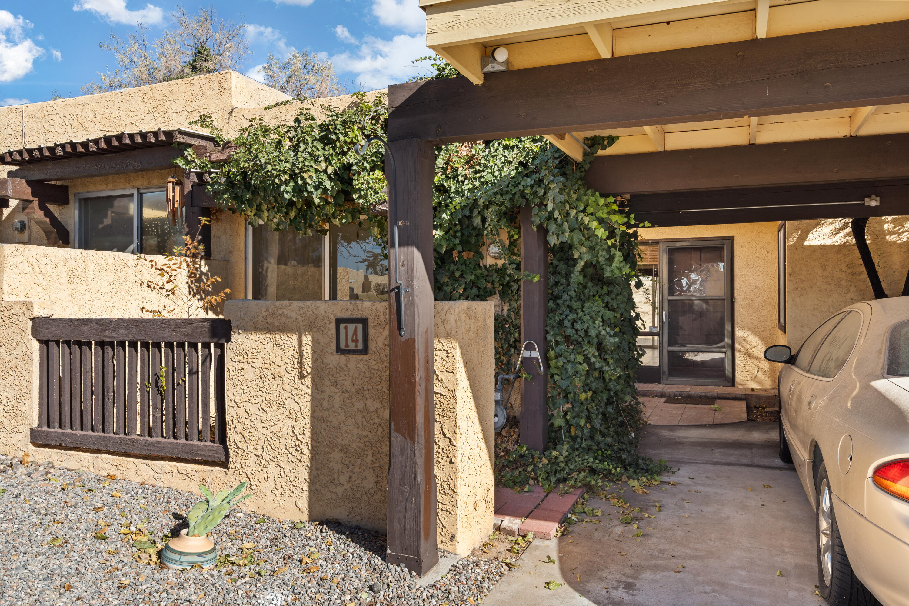 14 Casa Hermosa Drive NE