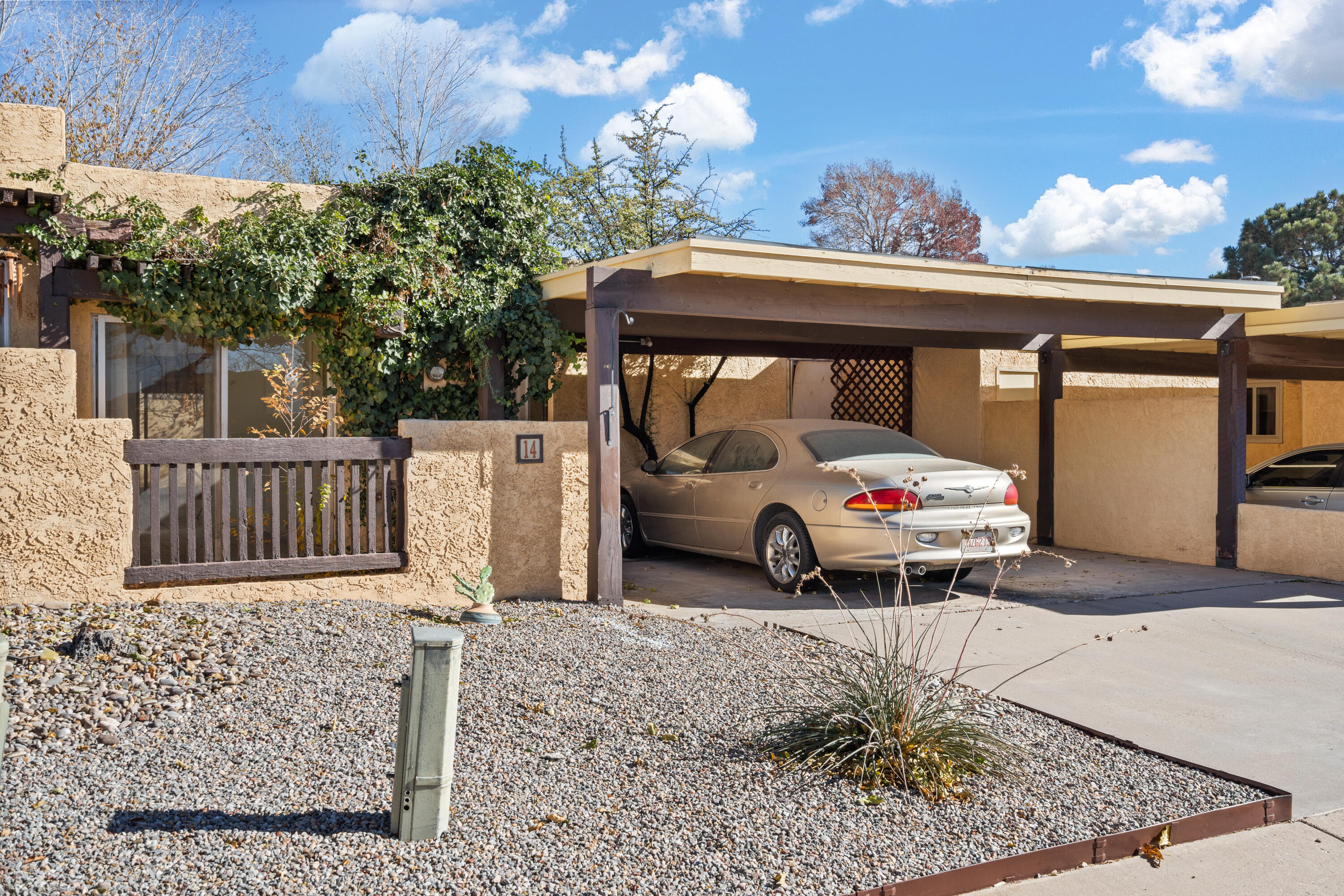 14 Casa Hermosa Drive NE