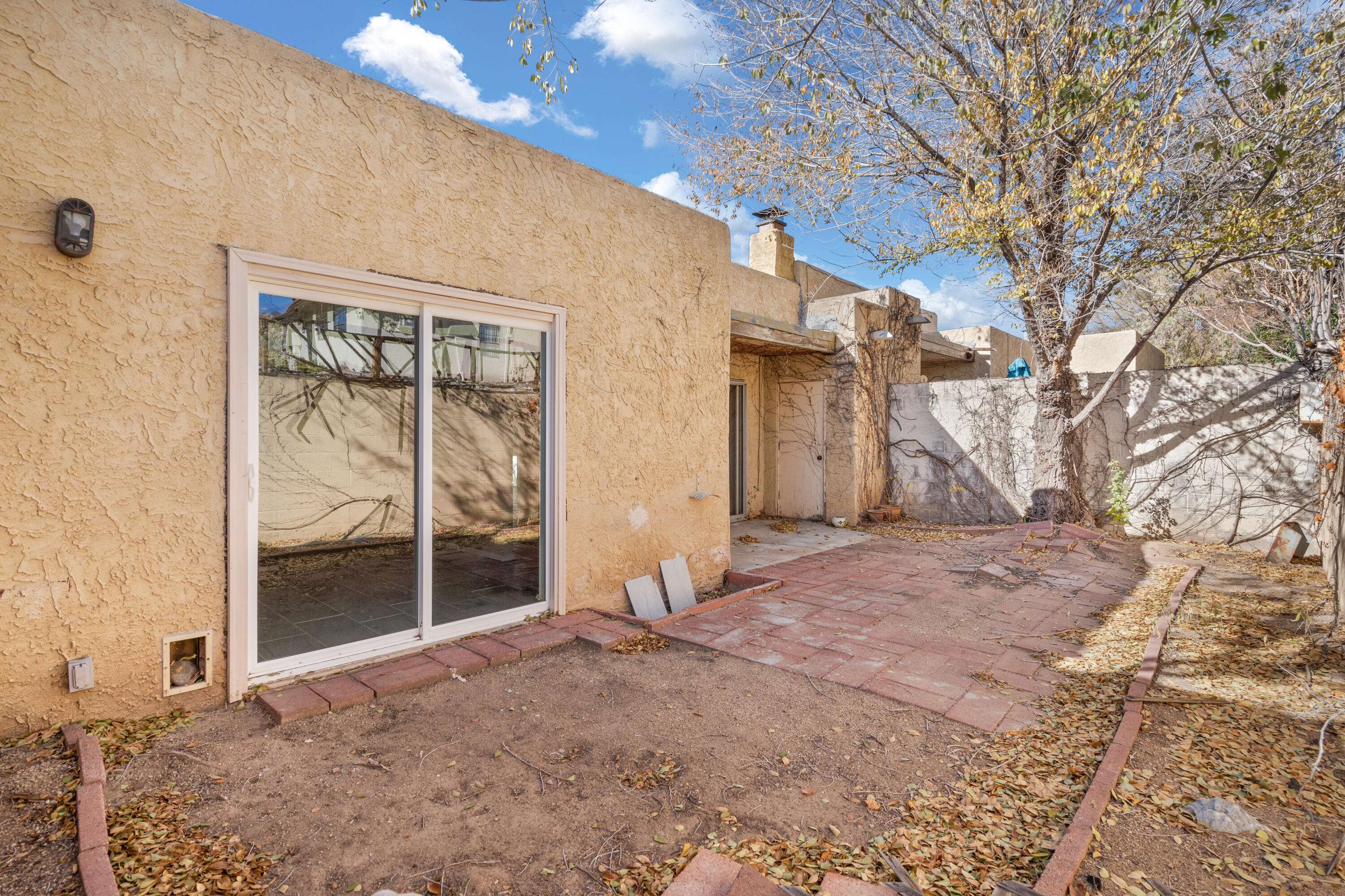 14 Casa Hermosa Drive NE