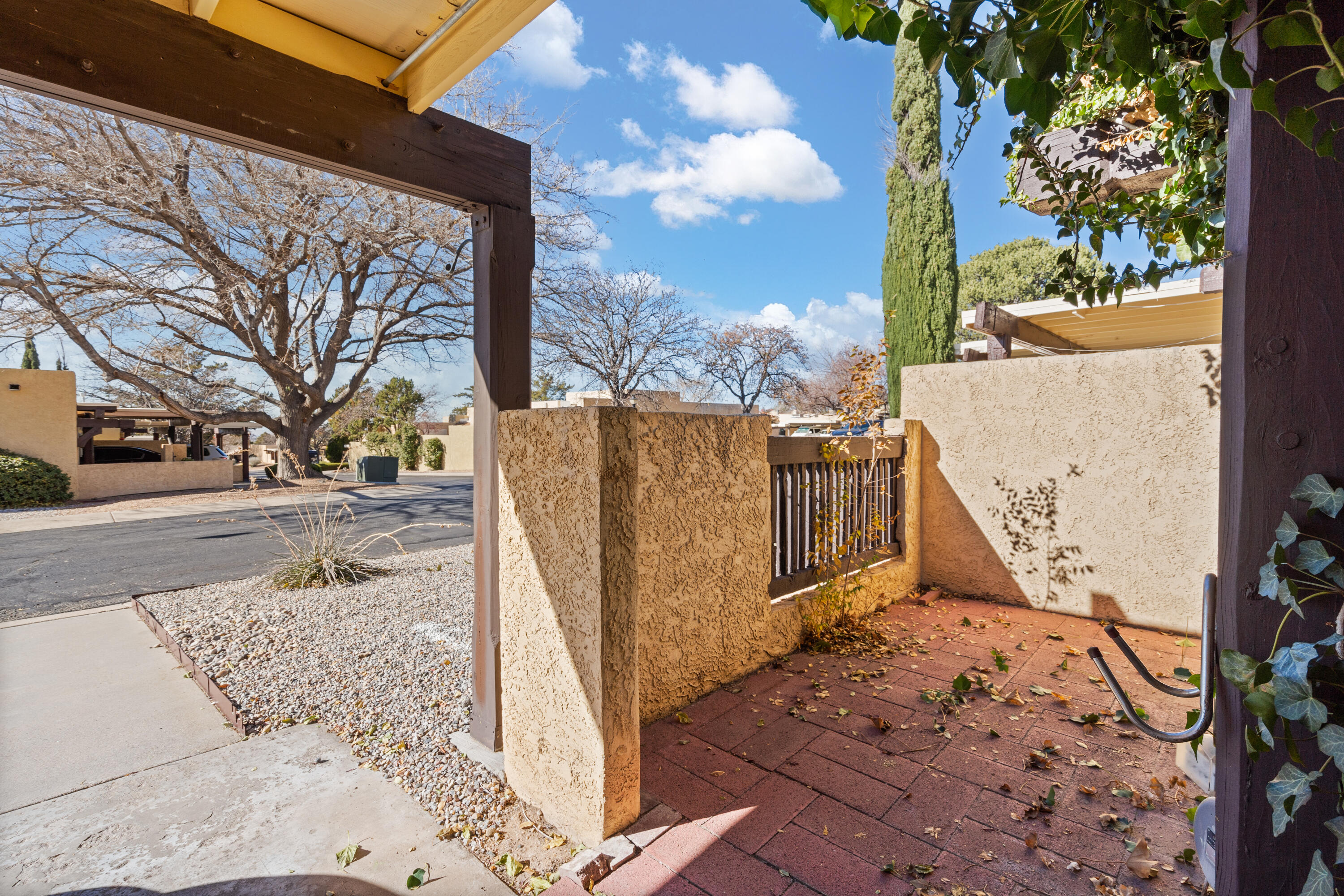 14 Casa Hermosa Drive NE