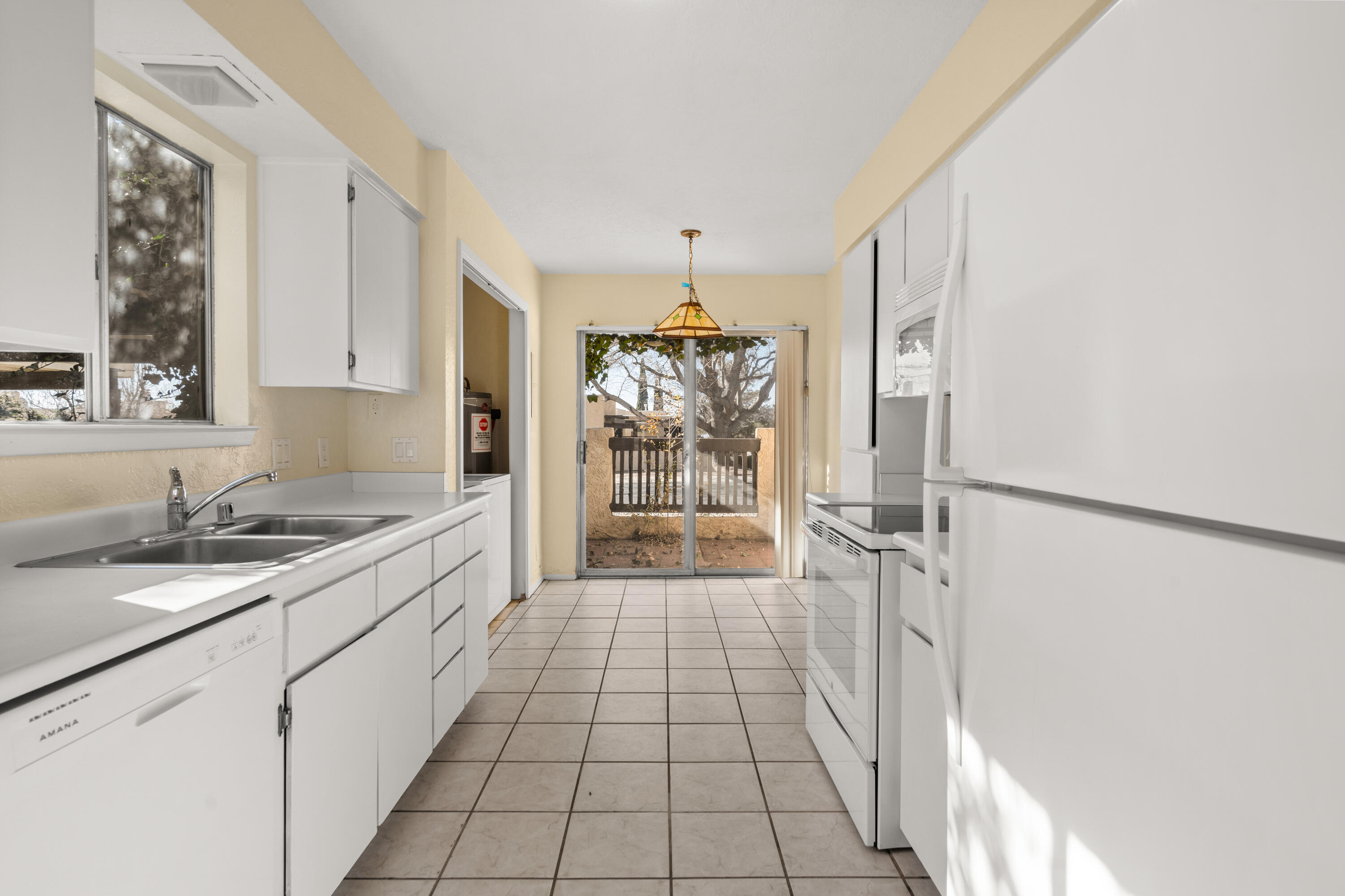 14 Casa Hermosa Drive NE