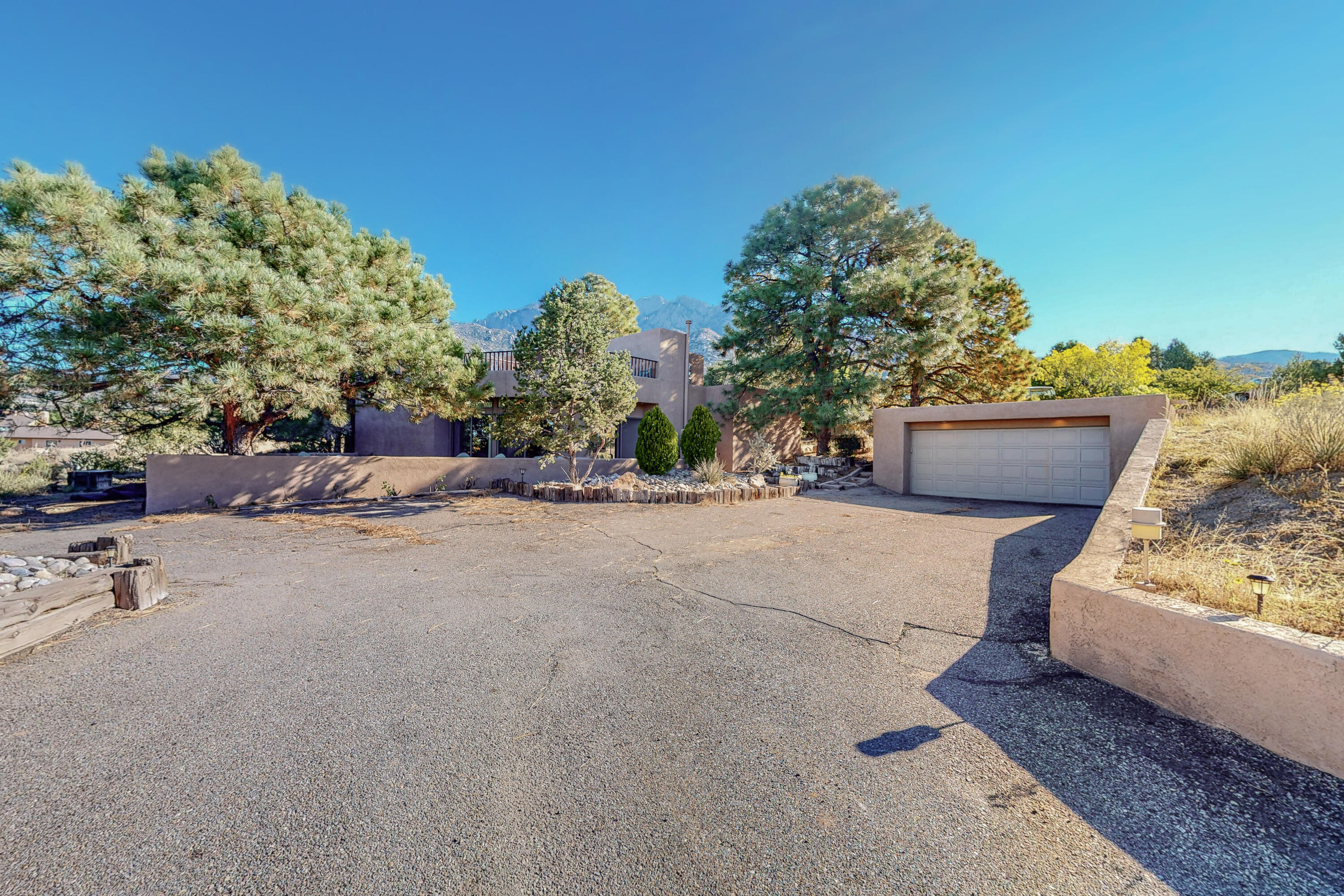 616 CEDAR HILL Road NE