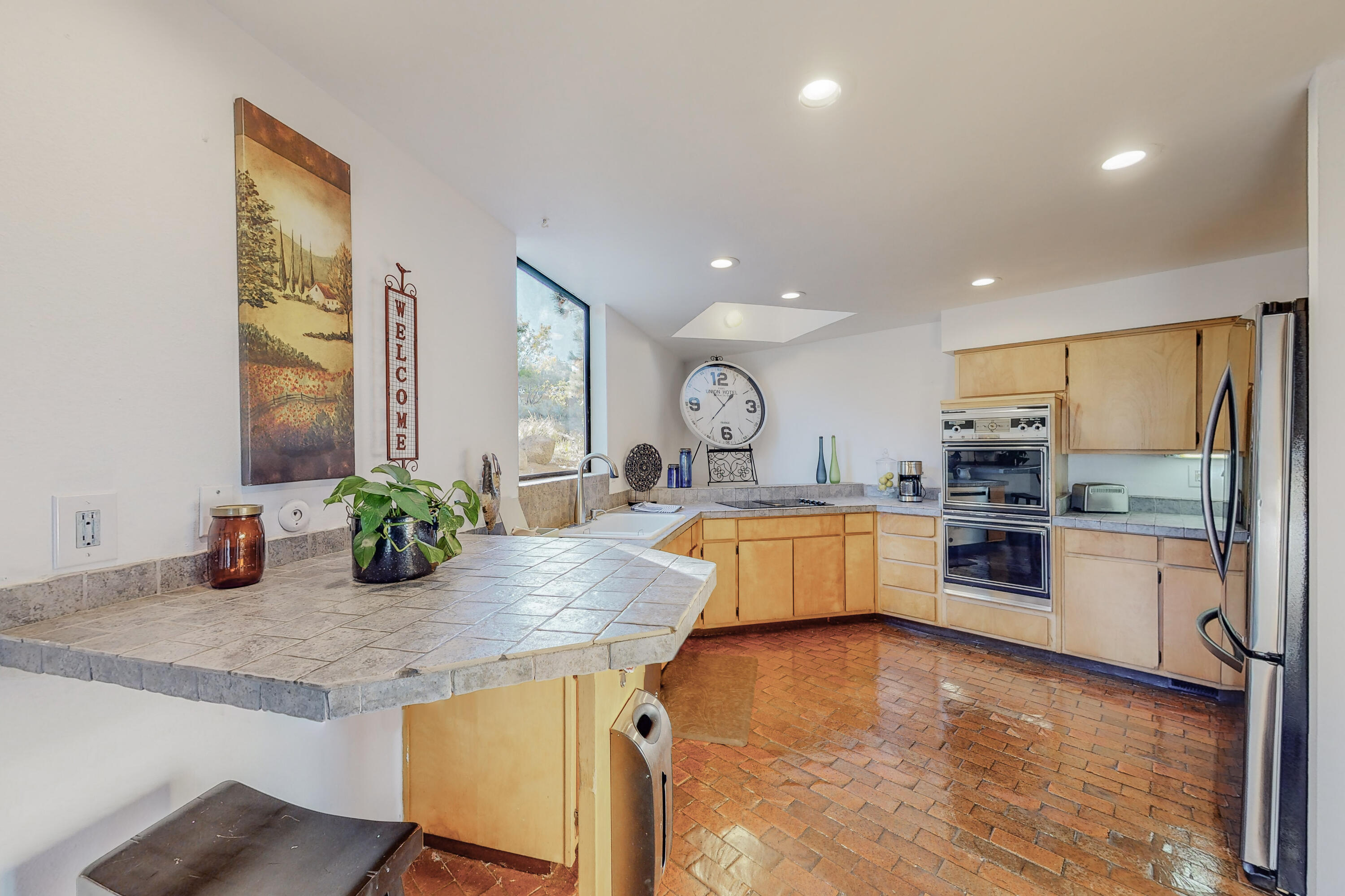 616 CEDAR HILL Road NE