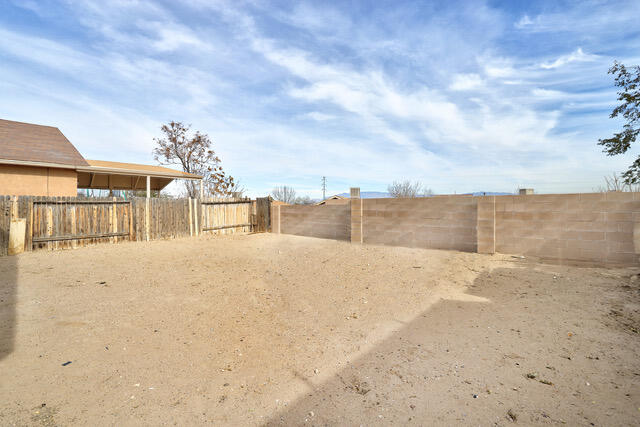 412 CACTUS POINT Drive SW