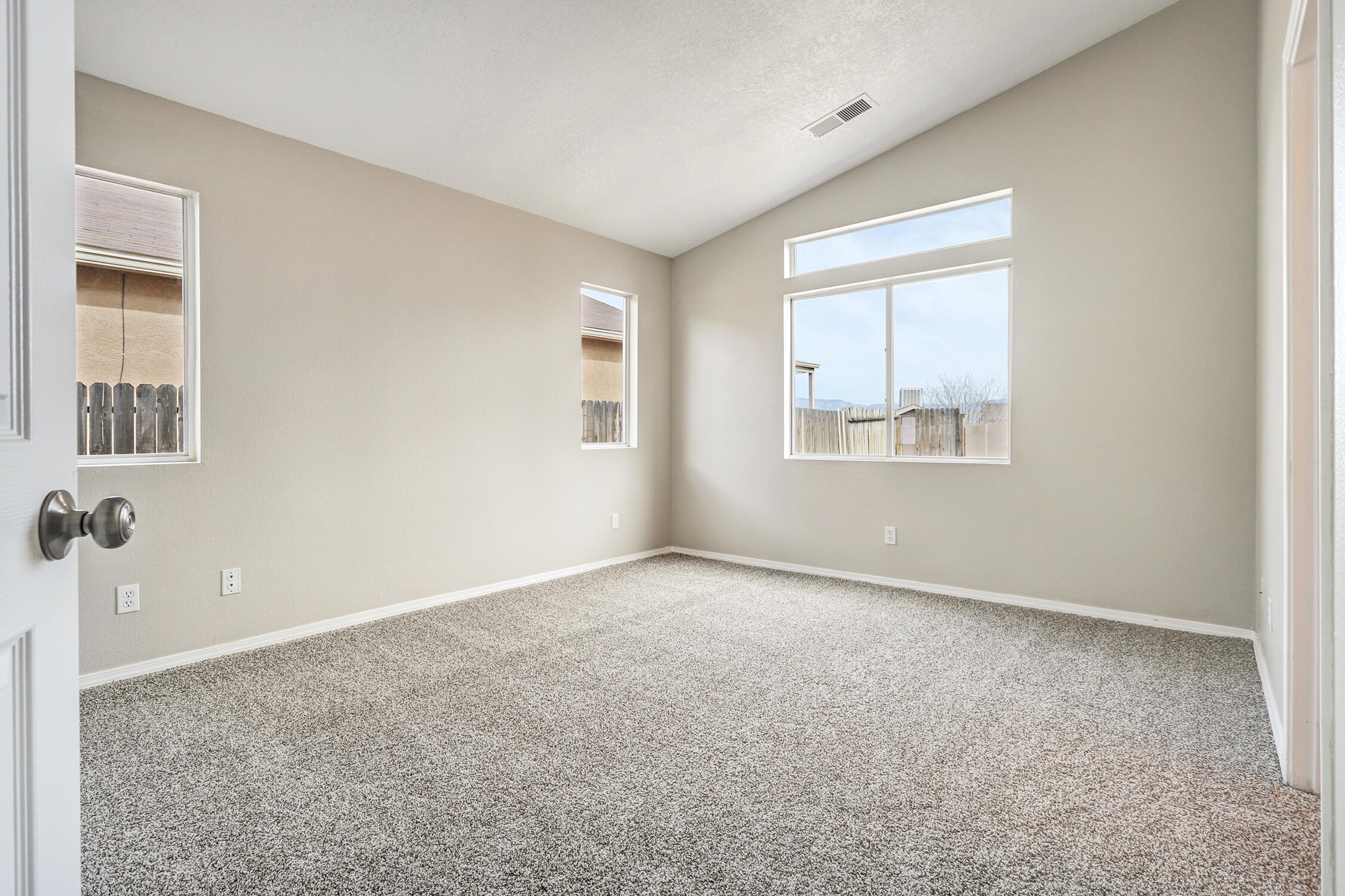 412 CACTUS POINT Drive SW