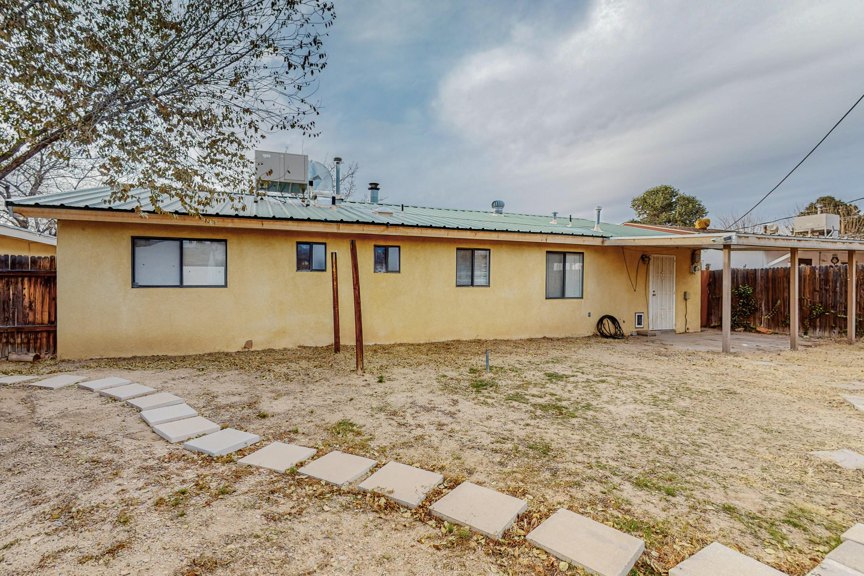 4720 JENNIFER Drive NE