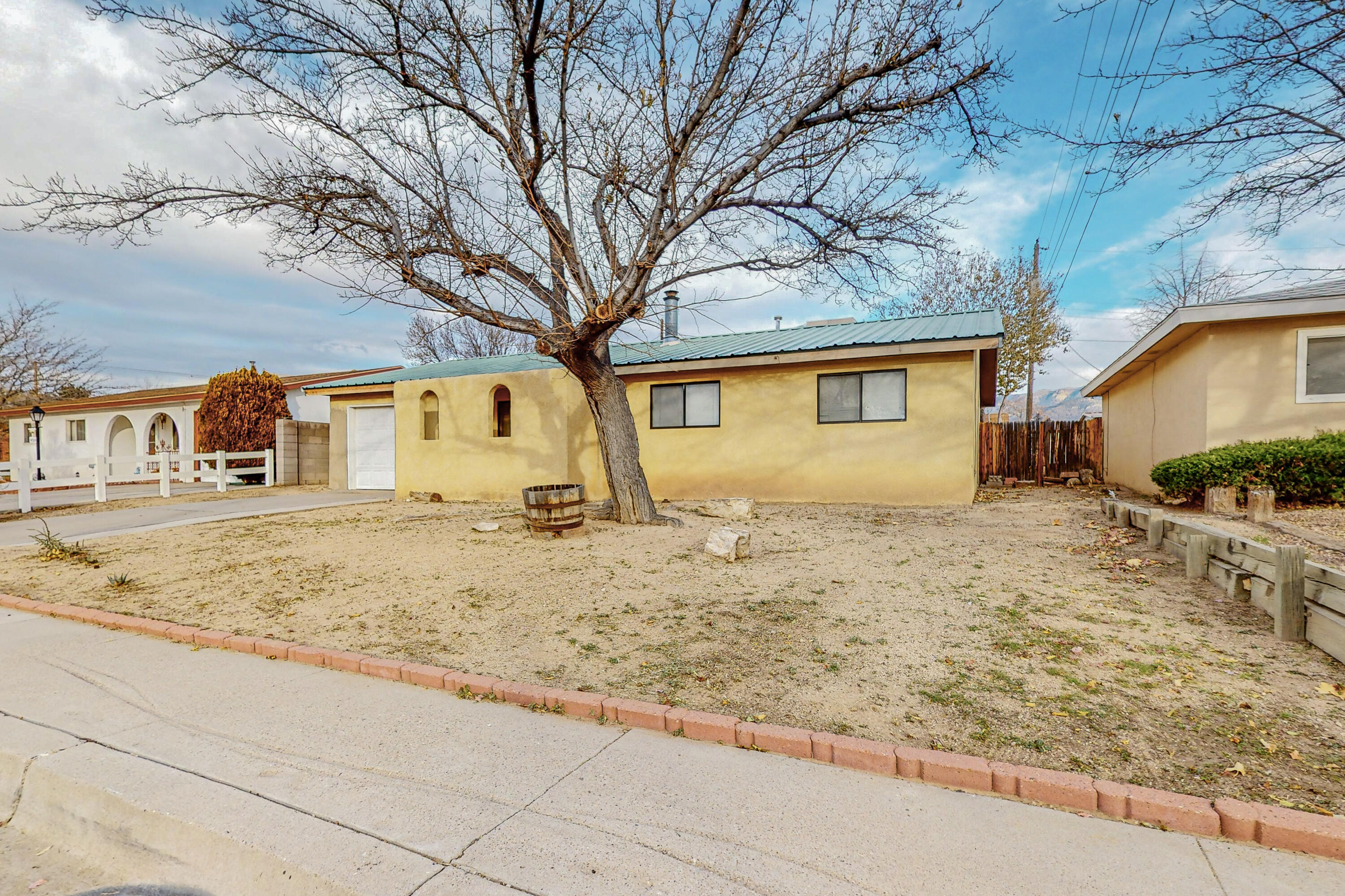 4720 JENNIFER Drive NE