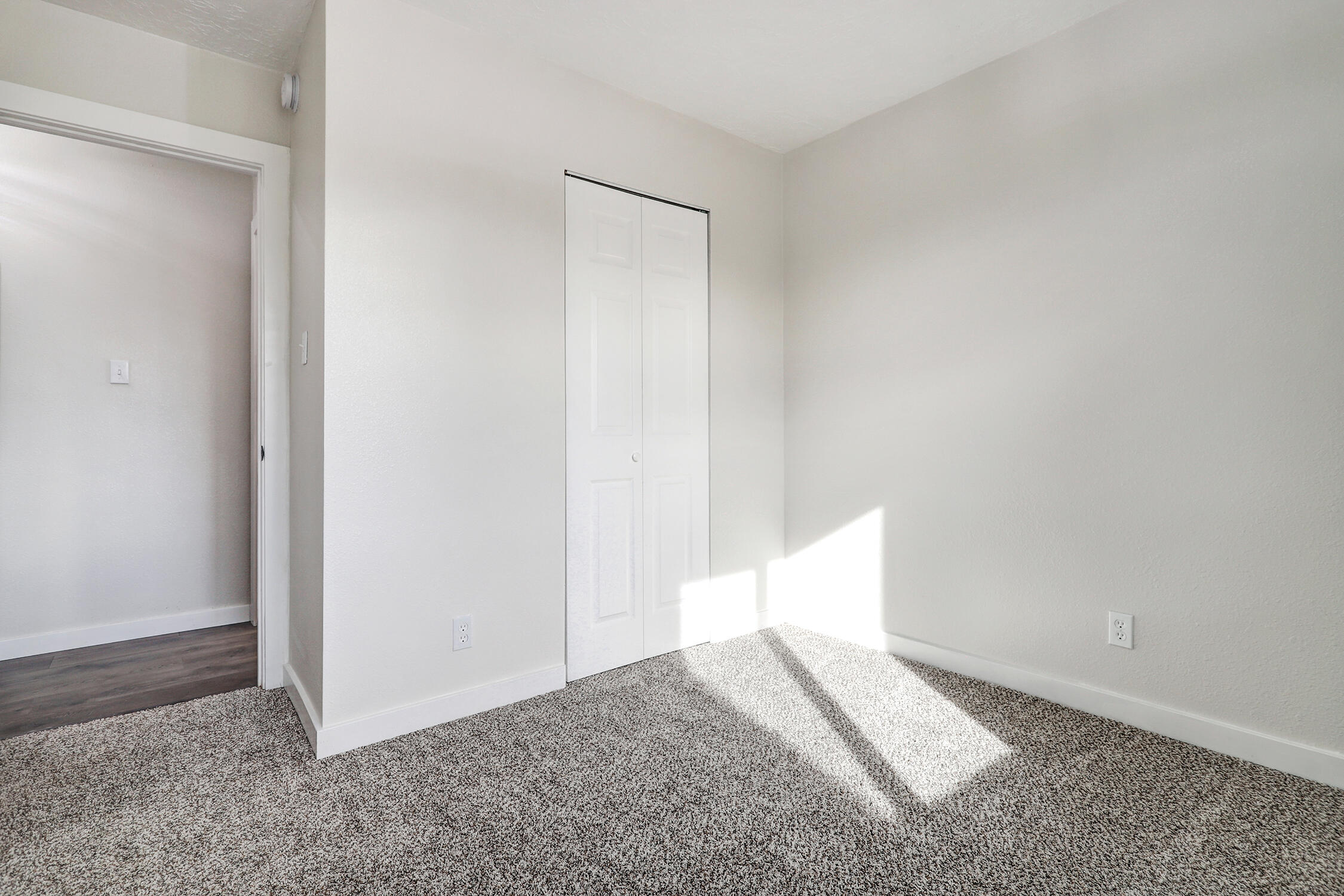 502 APACHE Loop SW