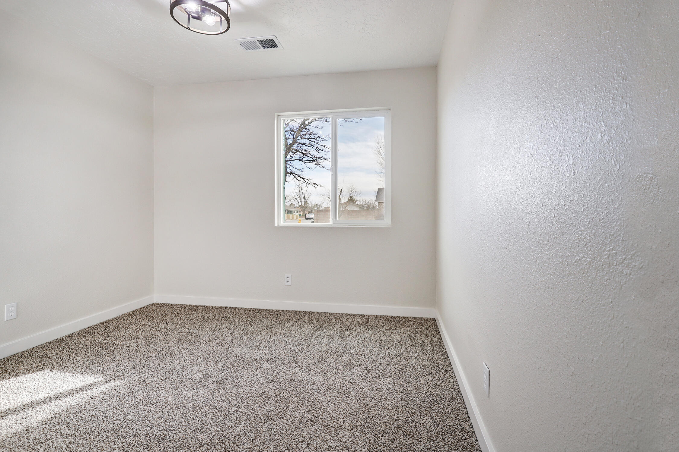 502 APACHE Loop SW