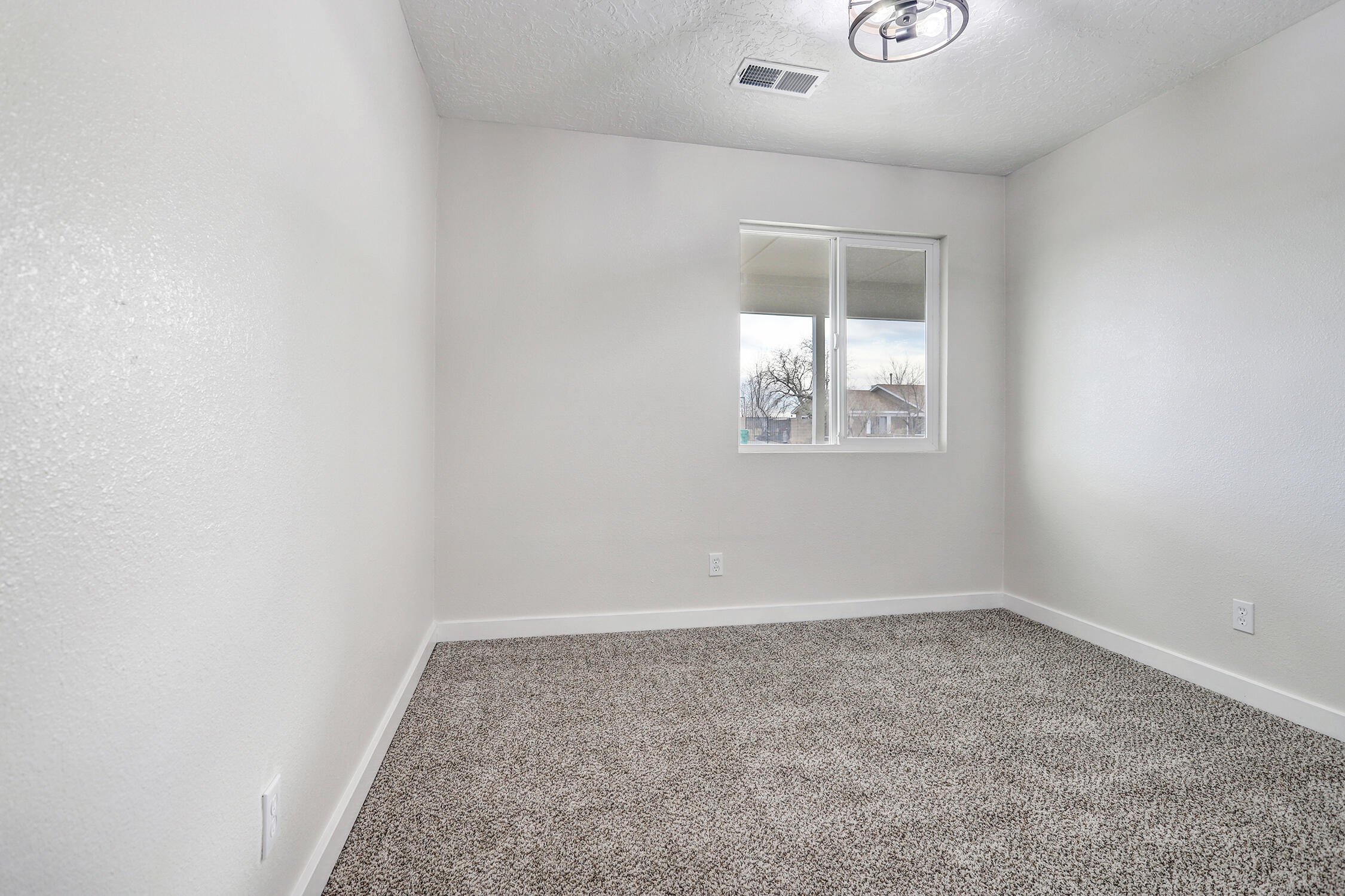 502 APACHE Loop SW