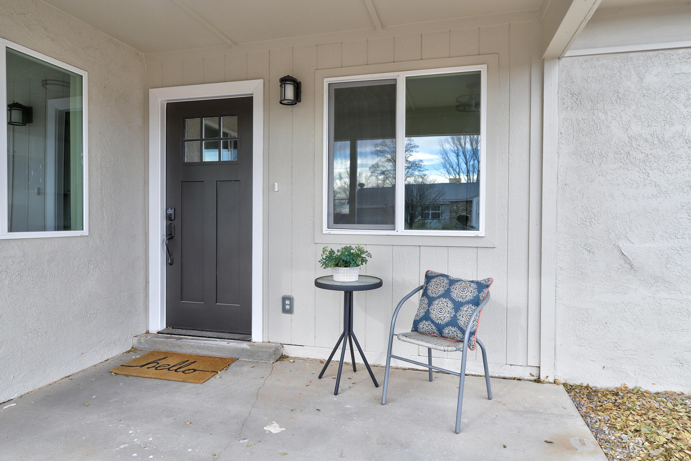 502 APACHE Loop SW