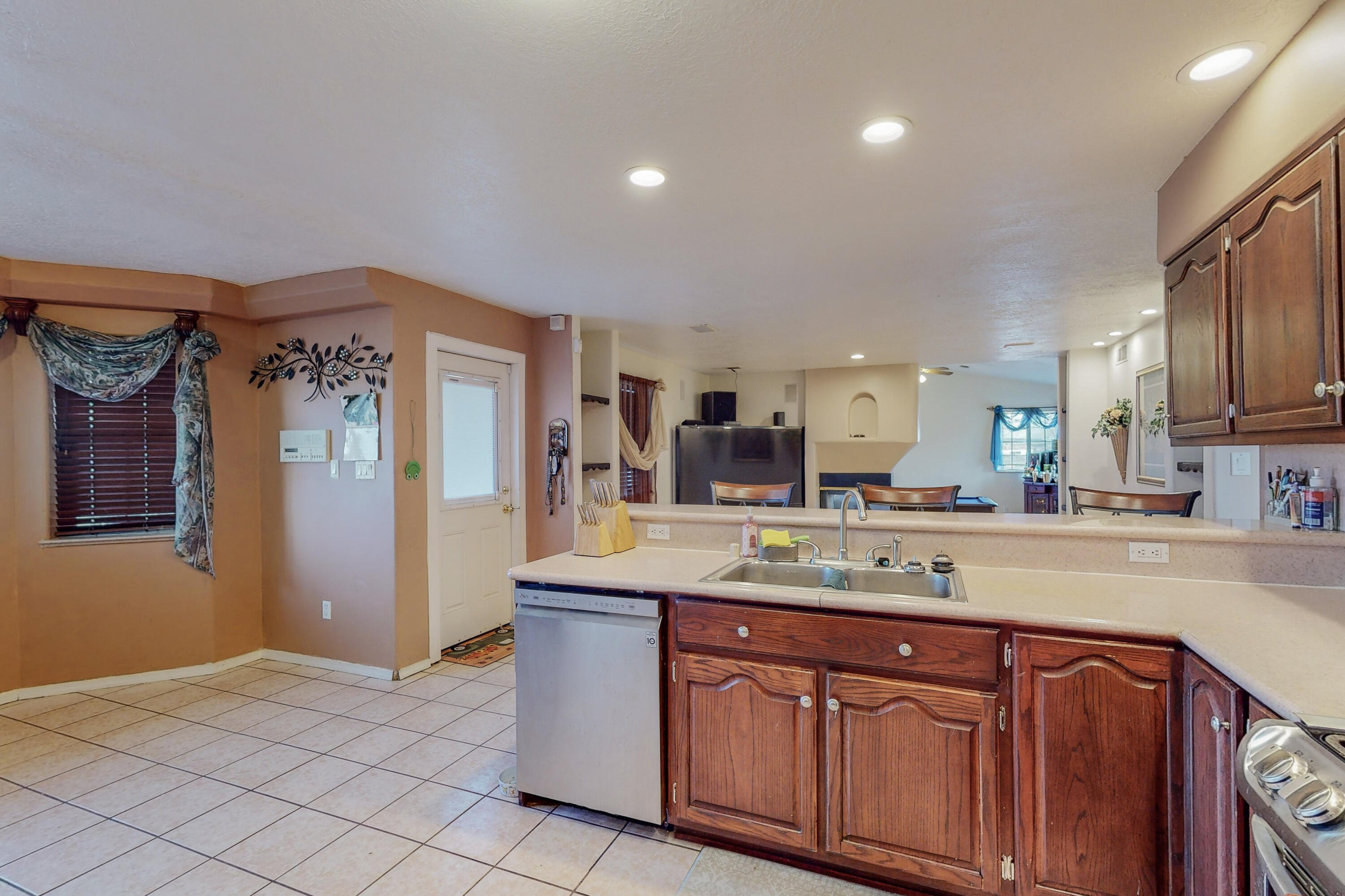 5773 NIESE Drive SW