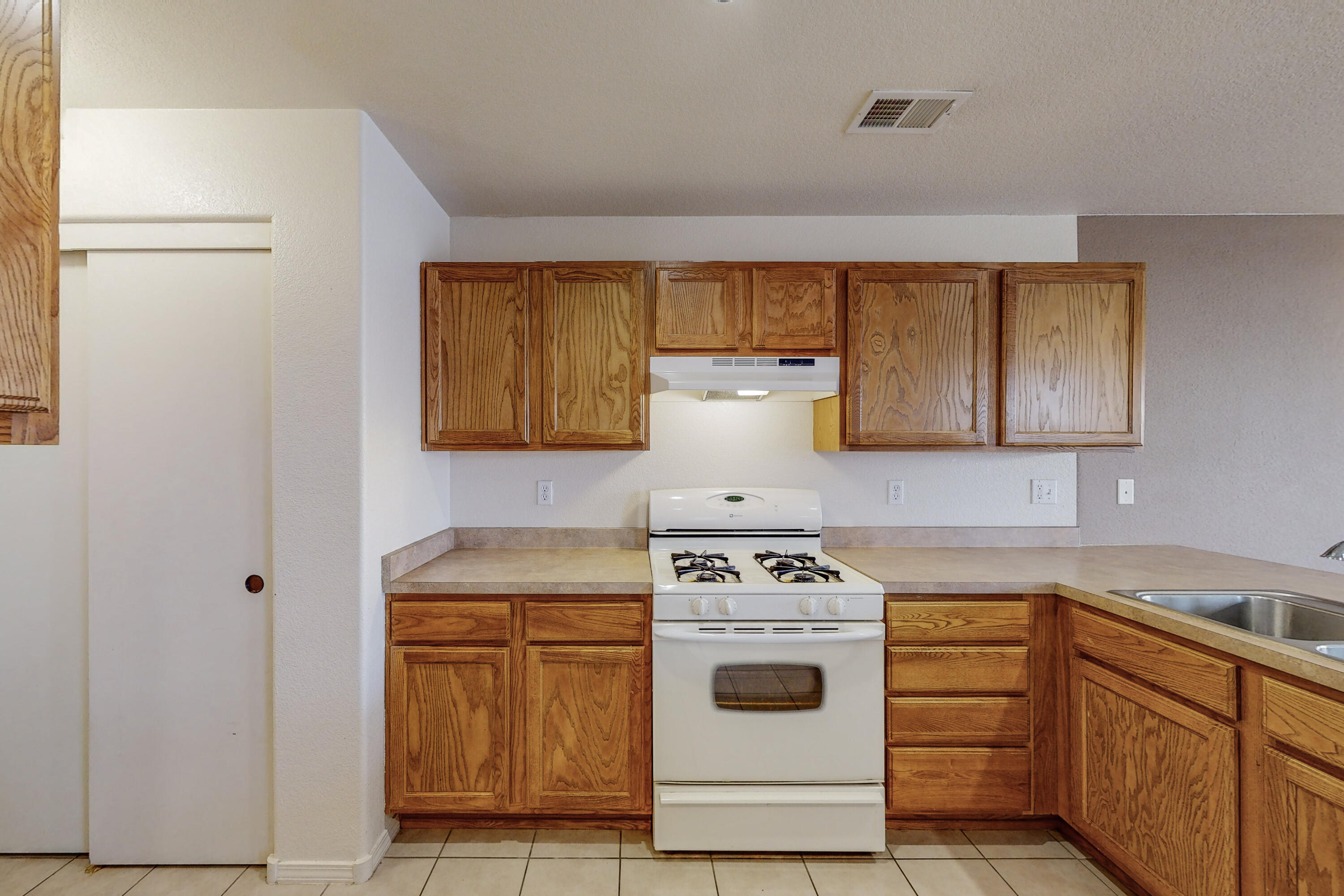 9023 LOWER MEADOW Trail SW