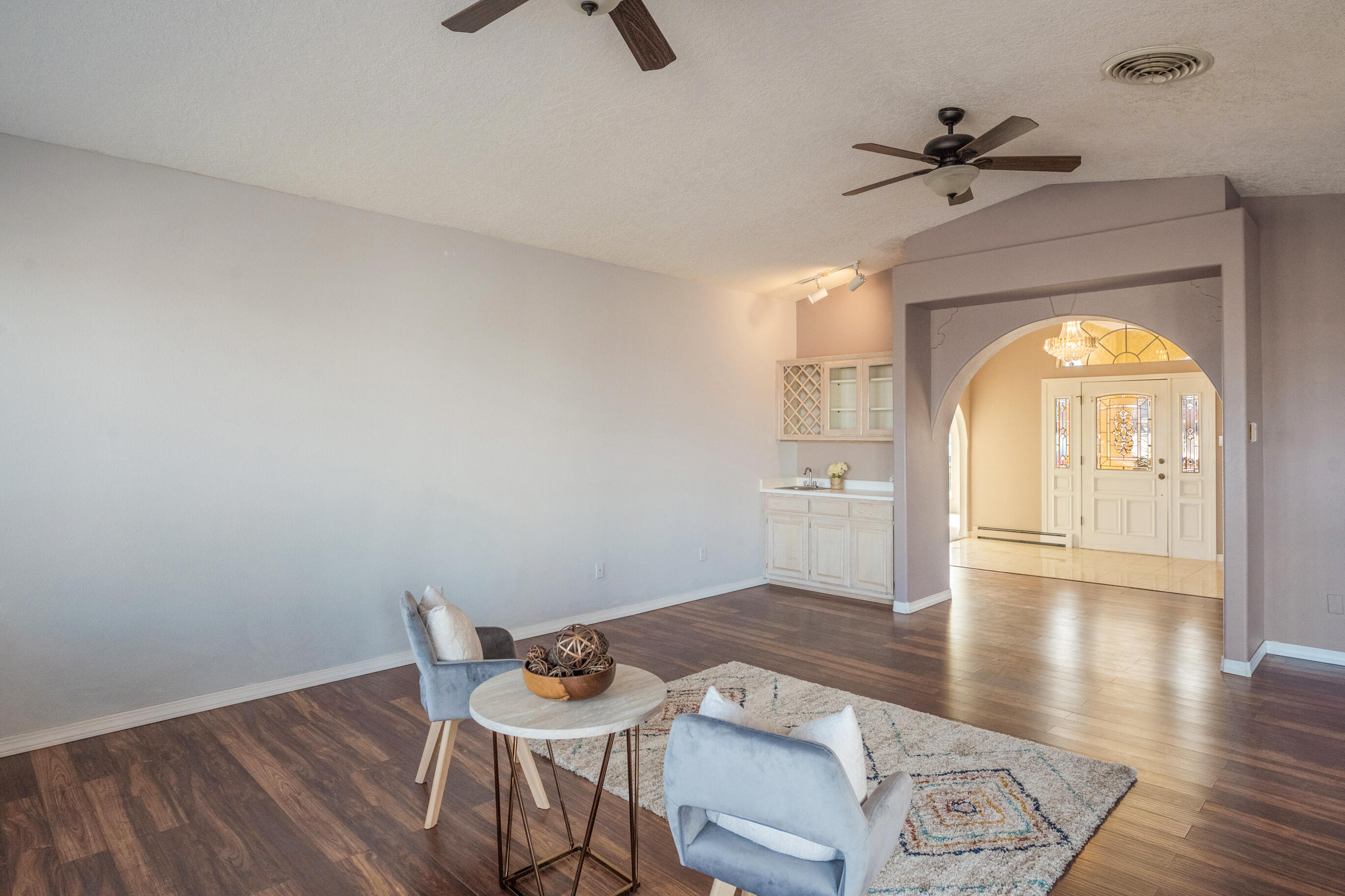 1170 CRESTVIEW Drive
