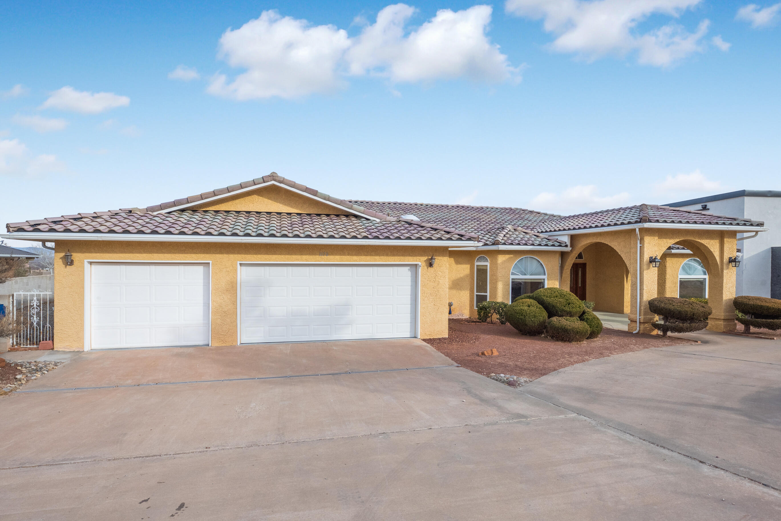 1170 CRESTVIEW Drive