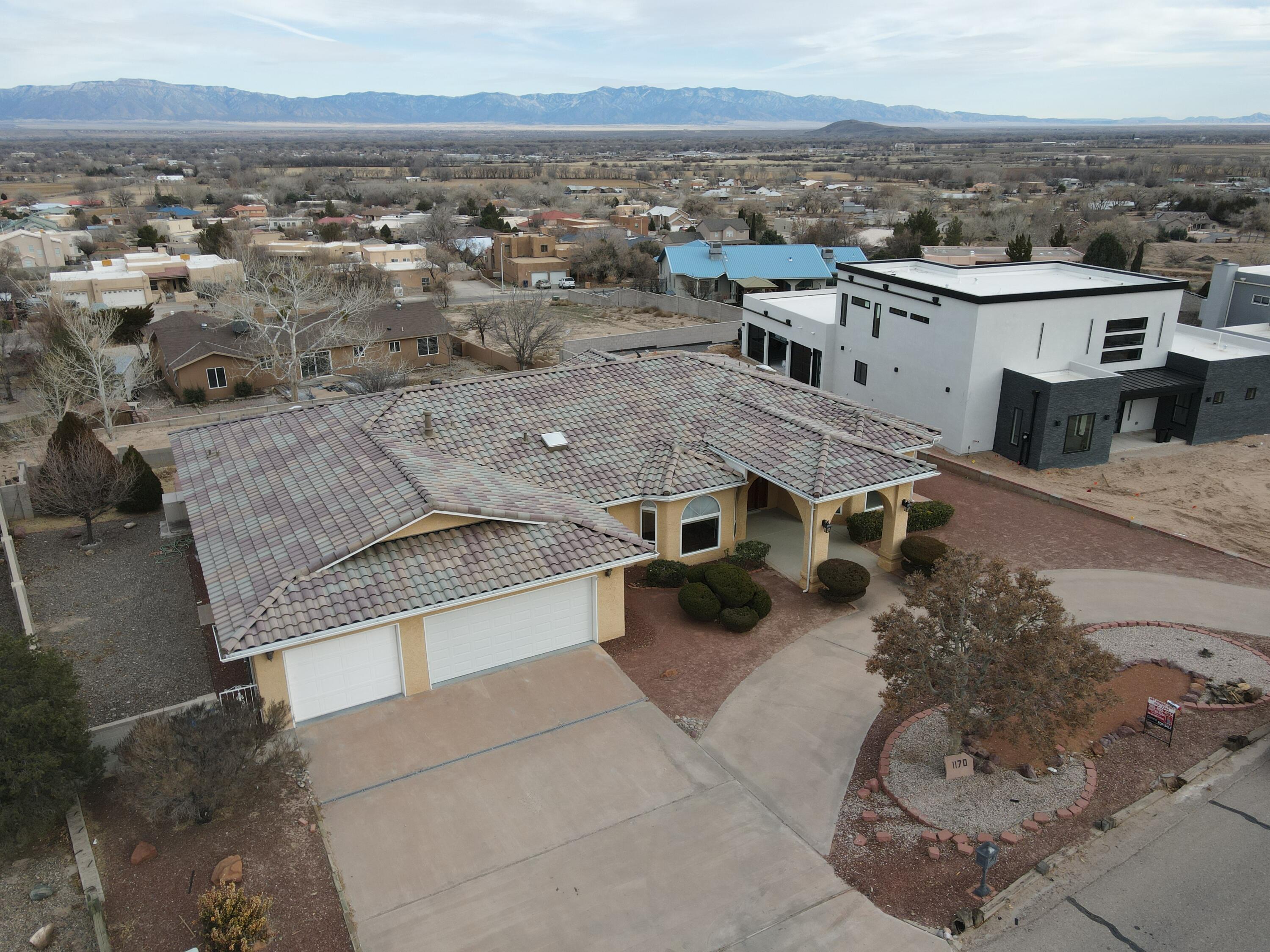 1170 CRESTVIEW Drive