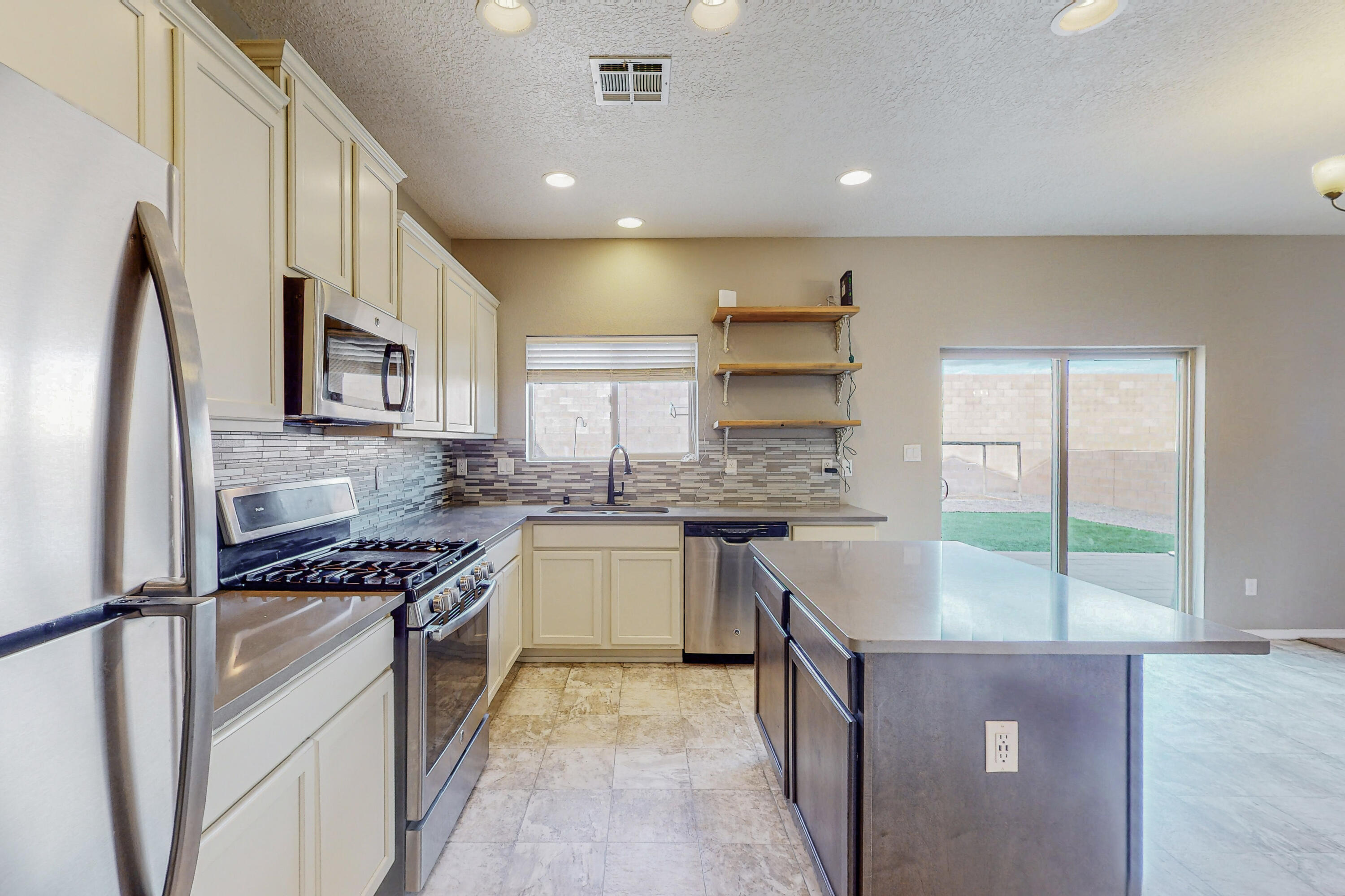 2749 WILDER Loop NE