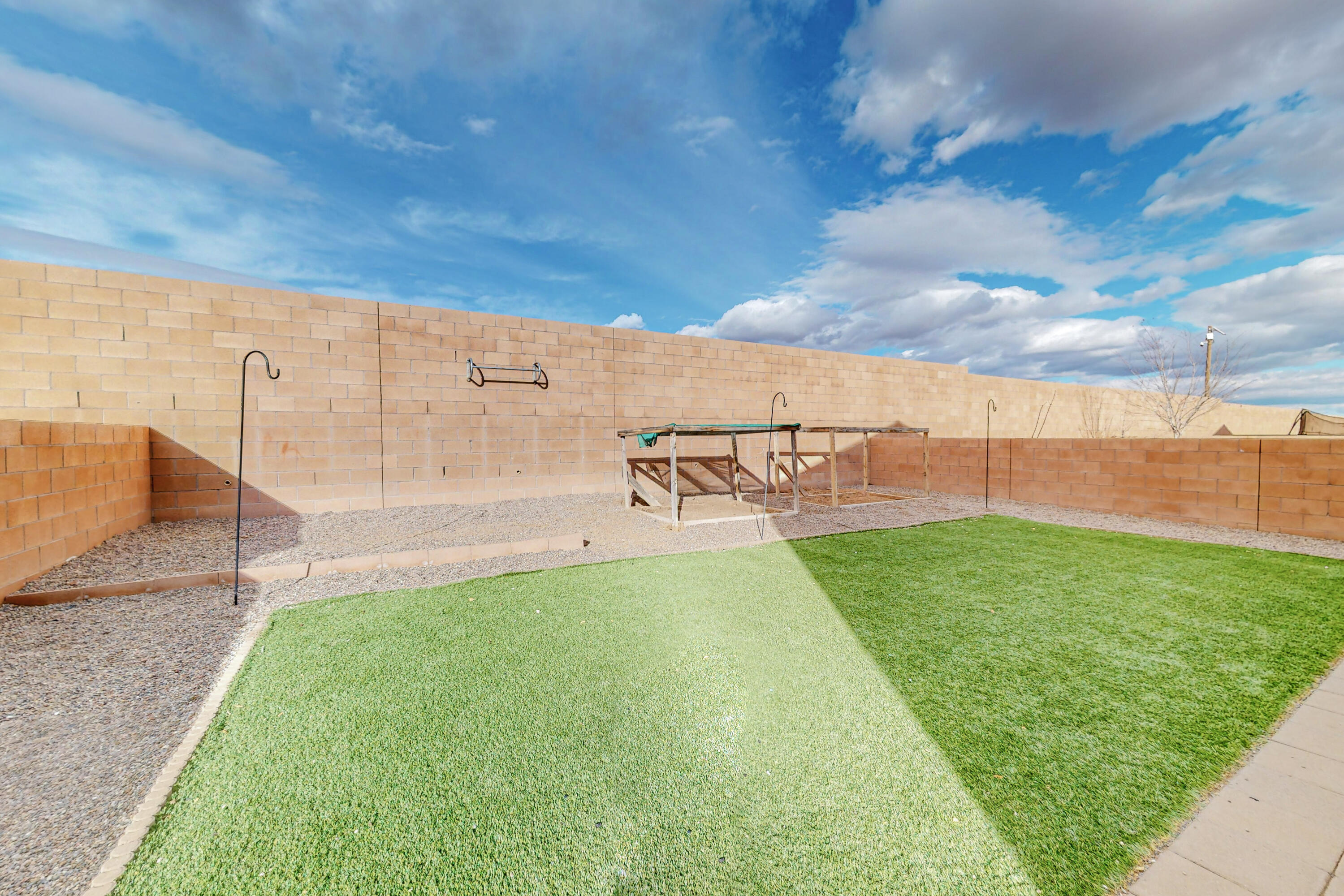 2749 WILDER Loop NE