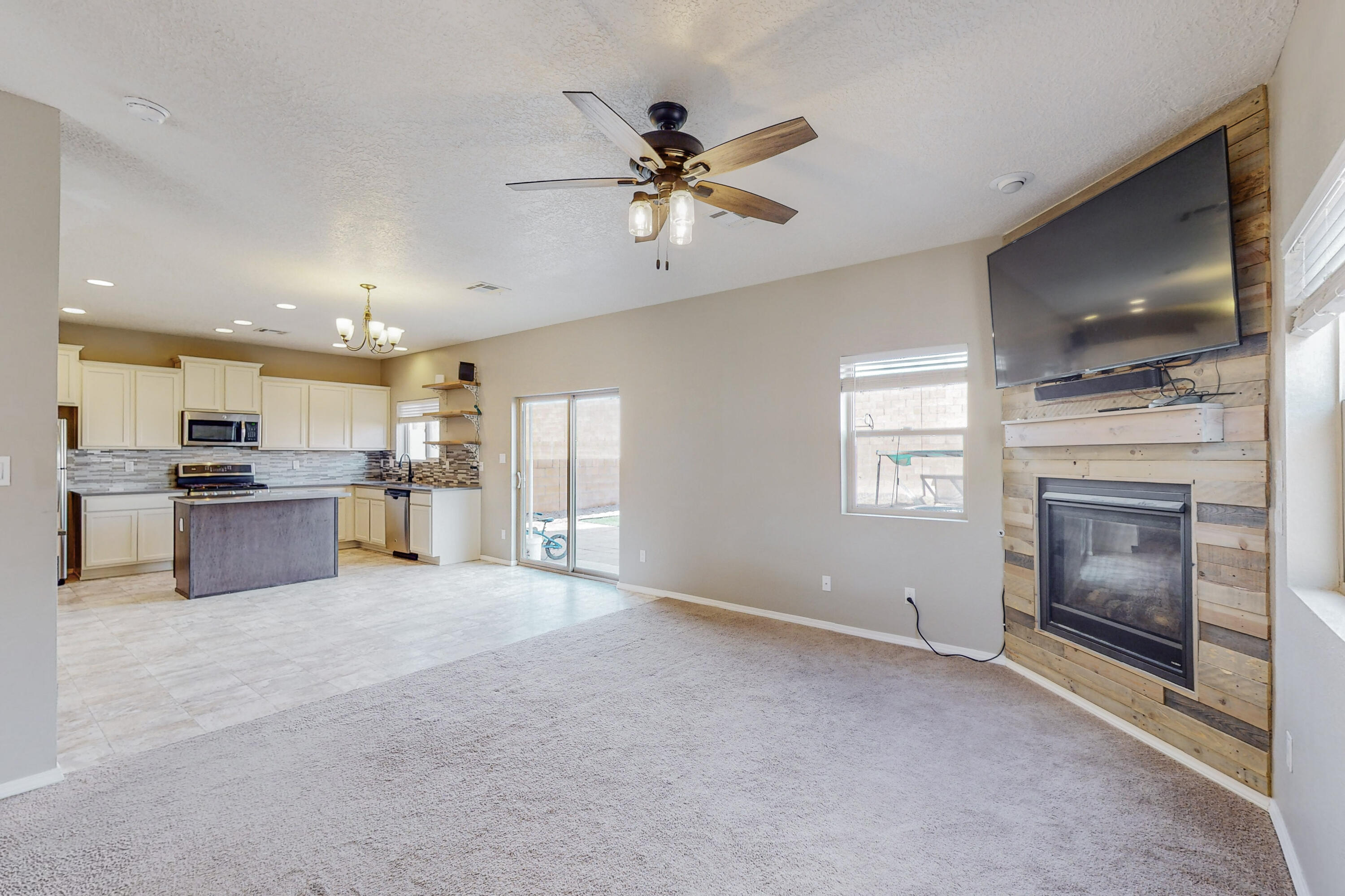 2749 WILDER Loop NE