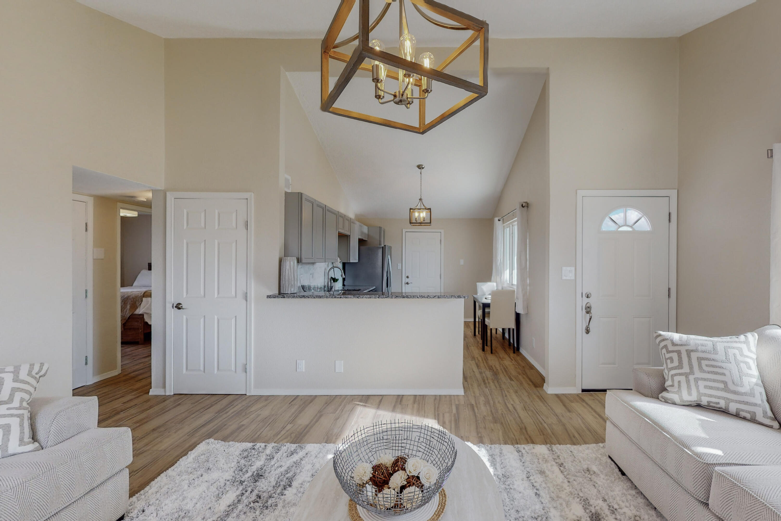 38 SOMMERSET Drive SE