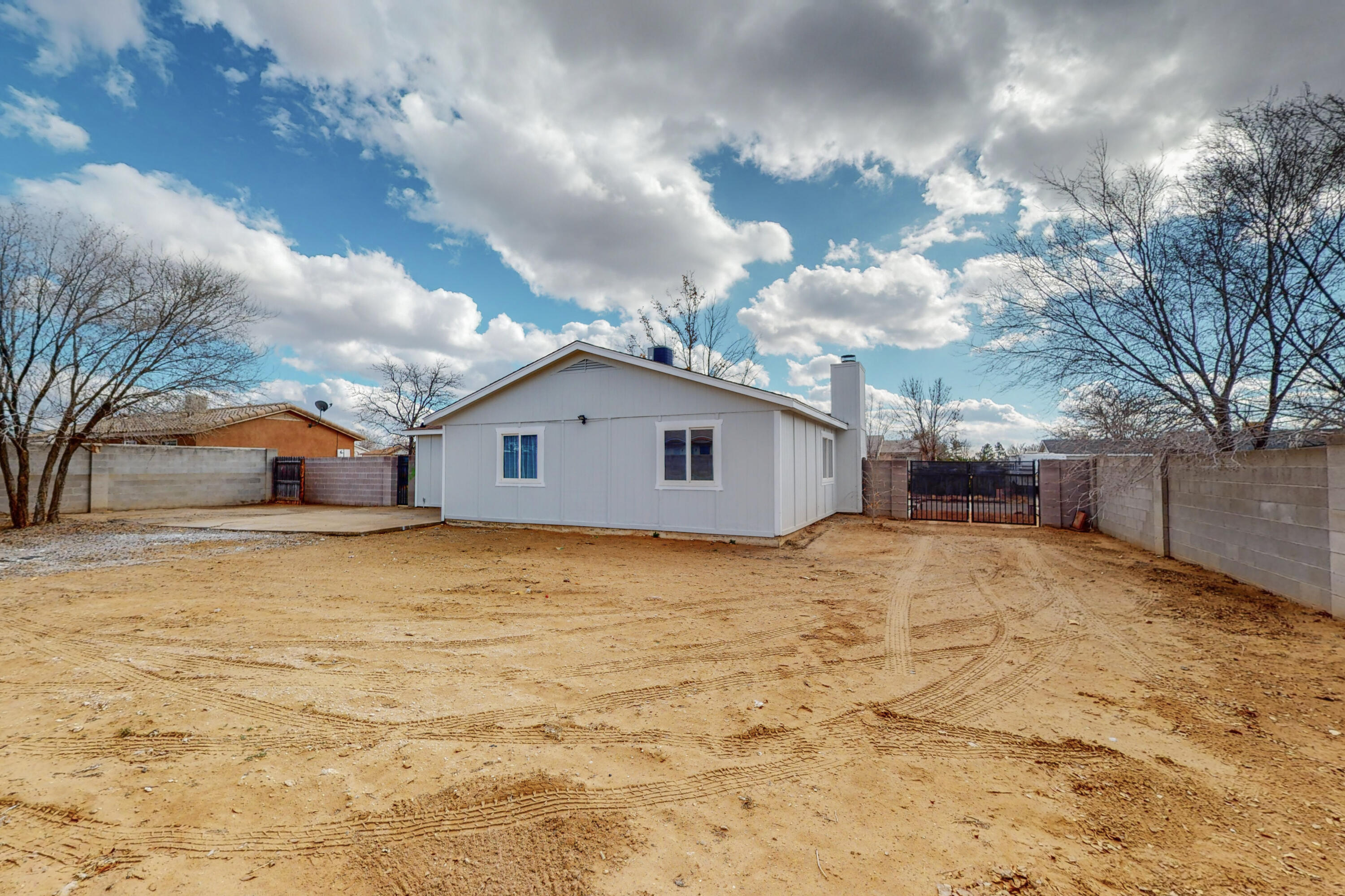 38 SOMMERSET Drive SE